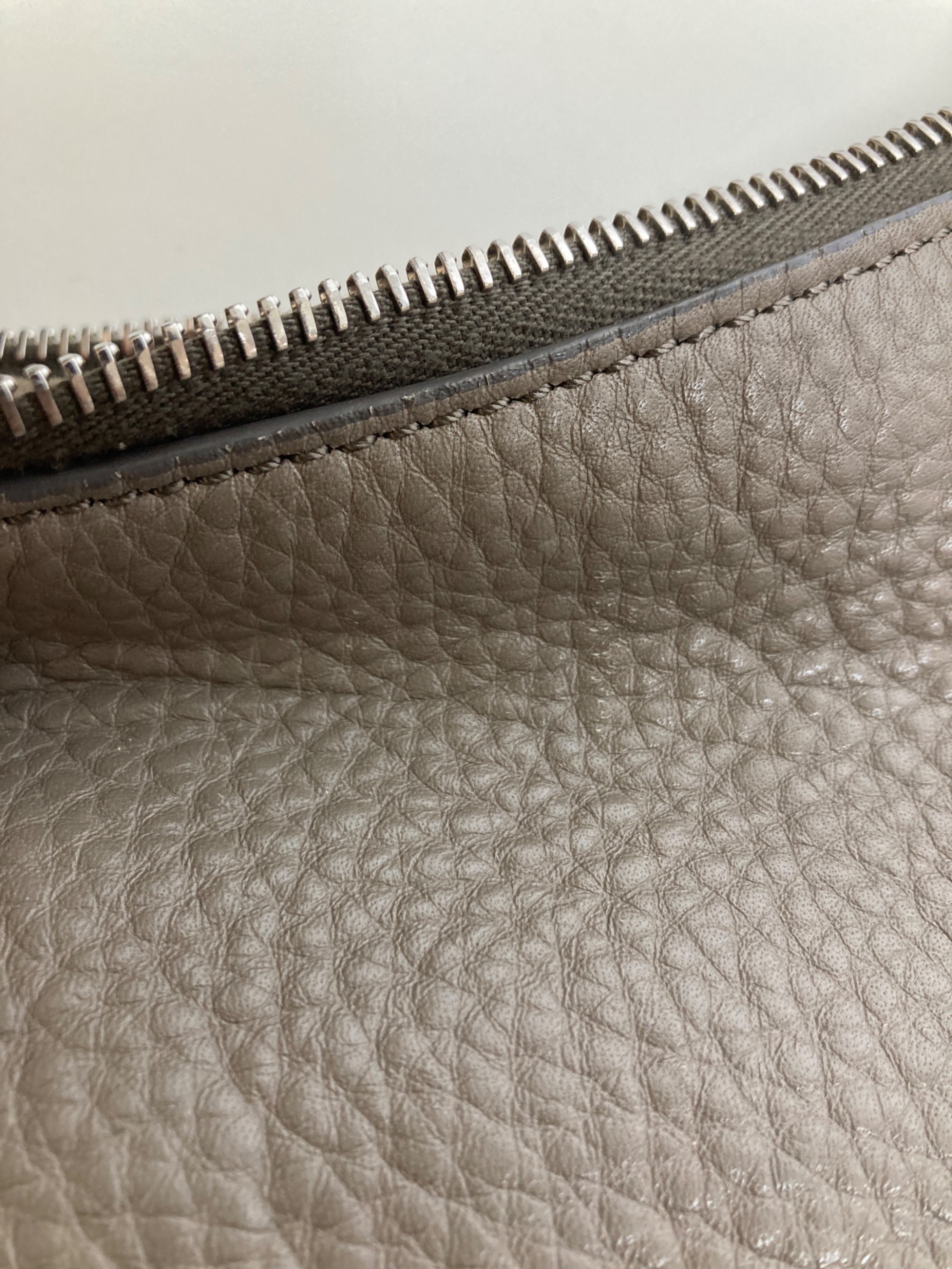 中古・古着通販】HIROFU (ヒロフ) シボ革ショルダーバッグ グレージュ 