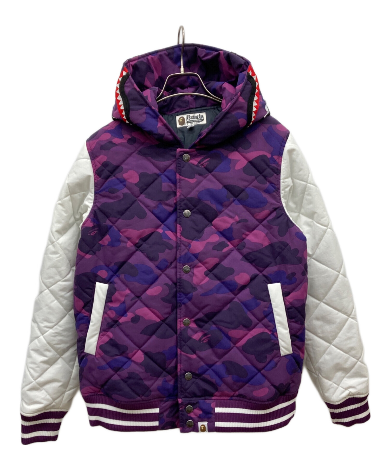 A BATHING APE エイプ シャーク　キルティング　レディース 中古・古着通販】A BATHING APE (ア ベイシング エイプ) カモ×シャーク