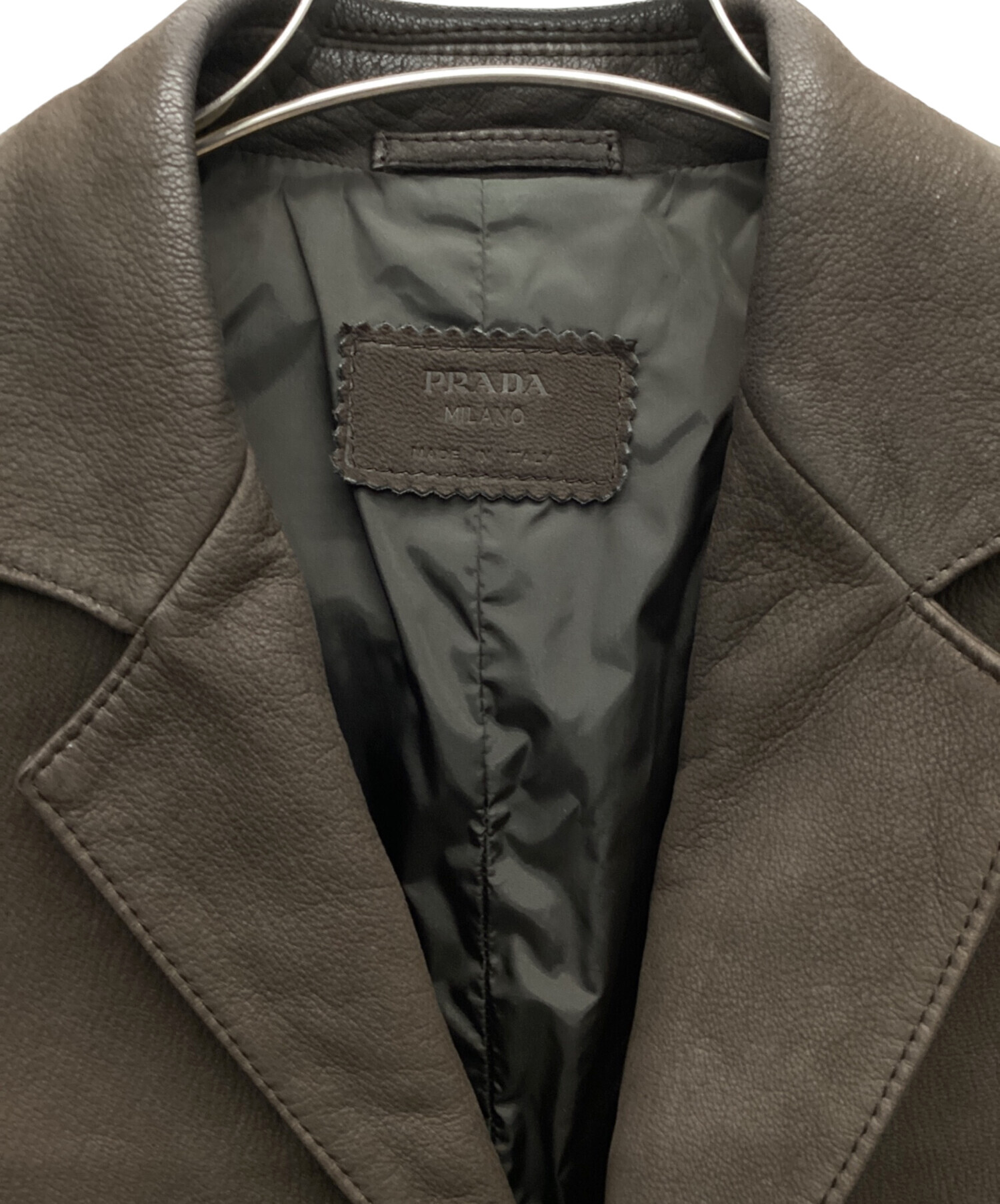 PRADAレザー 3B シングル テーラードカラー ジャケット ブラウン Prada ロゴ レザージャケット | ブラウン | FARFETCH JP