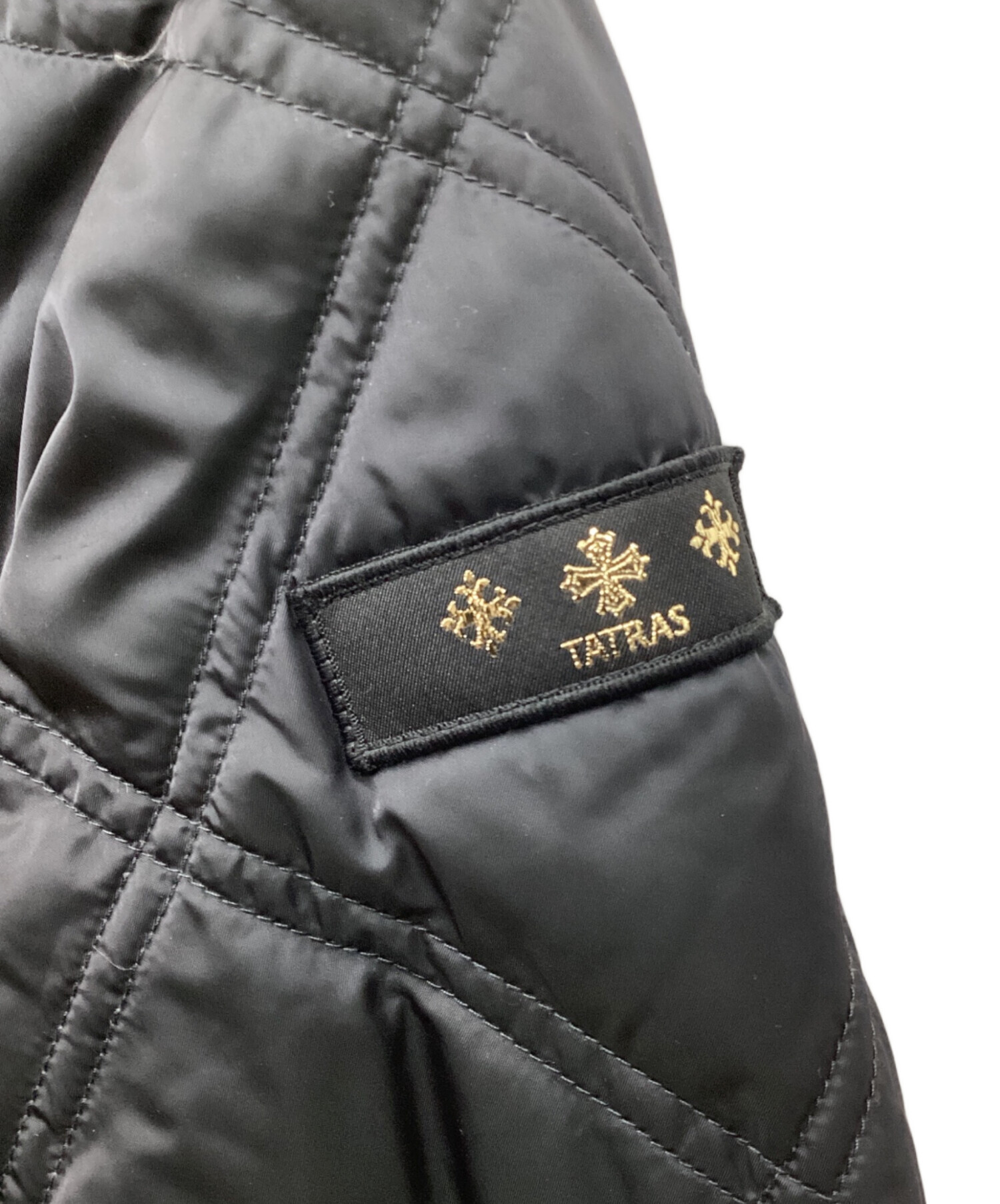 【美品】タトラスCERCIDAノーカラーキルティングダウンジャケット黒02 美品】タトラスCERCIDAノーカラーキルティングダウンジャケット黒02