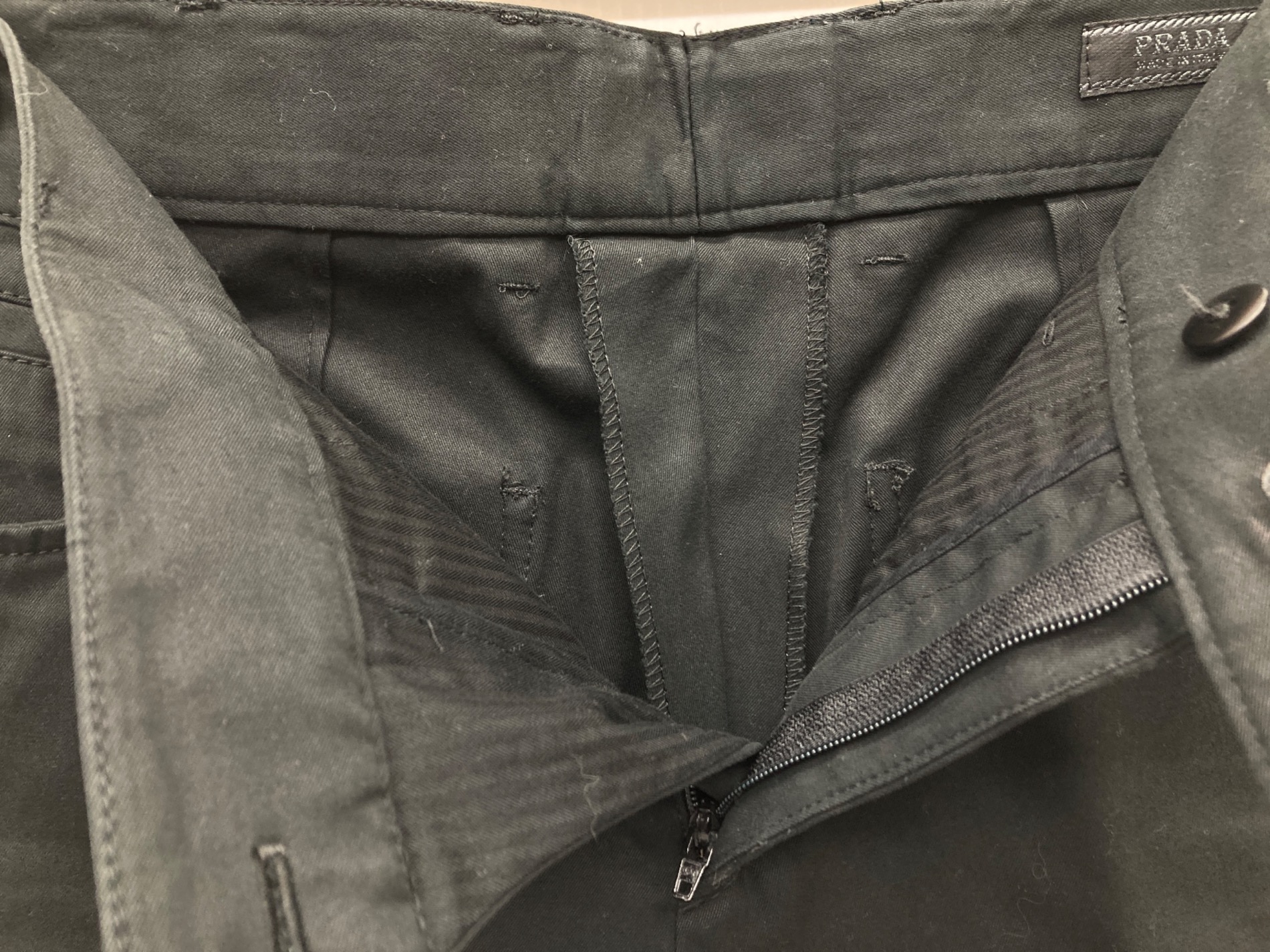 中古・古着通販】PRADA (プラダ) 裾ボタンスリムパンツ ブラック
