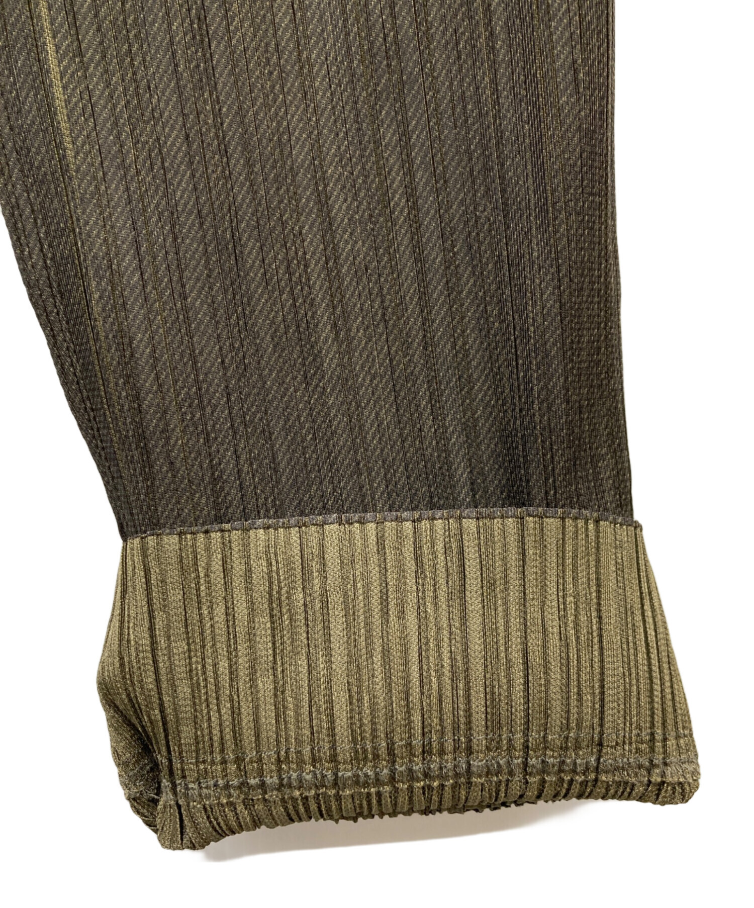 PLEATS PLEASEカーキ プリーツパンツ 中古・古着通販】PLEATS PLEASE (プリーツプリーズ) プリーツパンツ