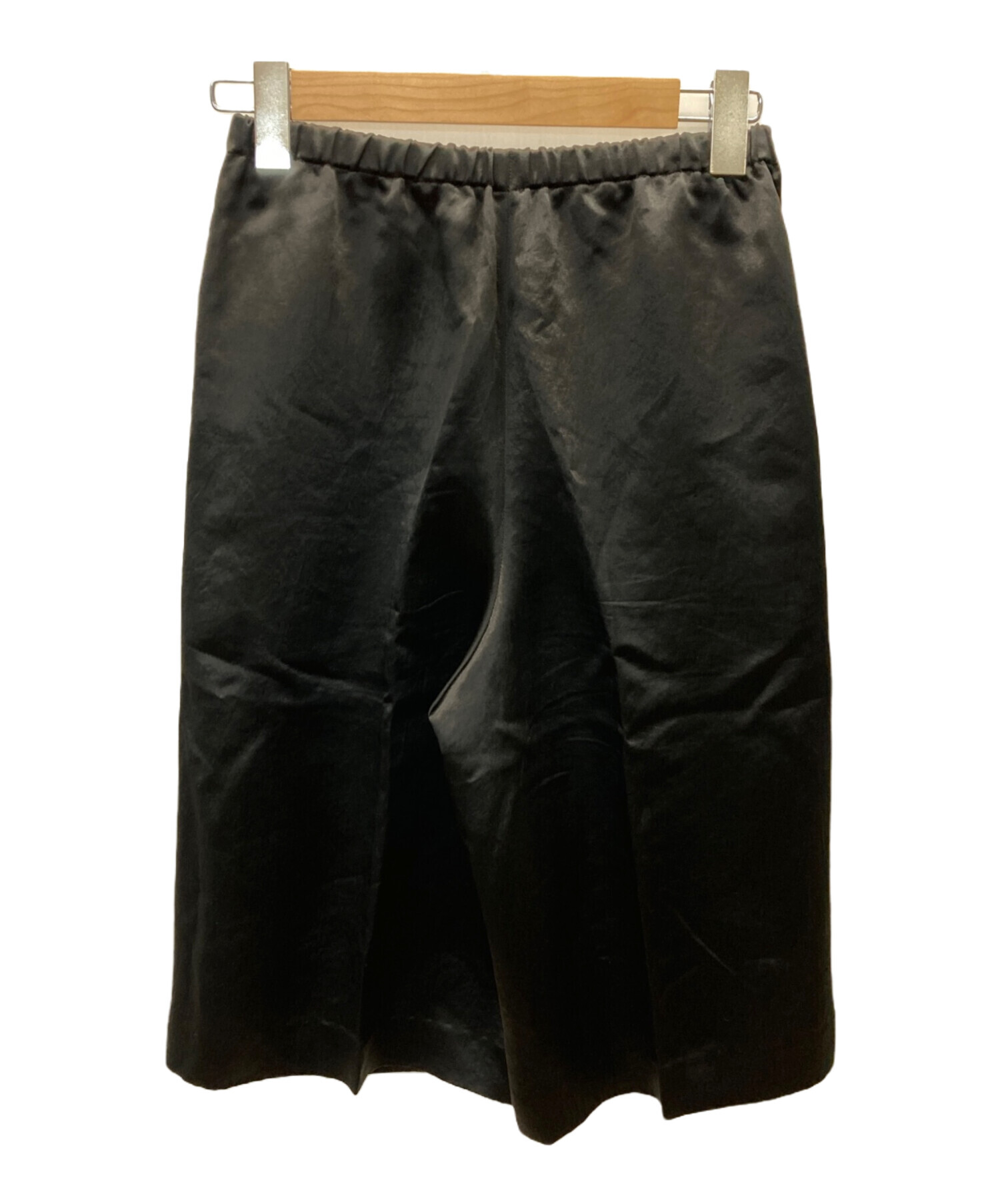 新品タグ付きENFOLD エンフォルド ショートパンツ ブラック 36 中古・古着通販】ENFOLD (エンフォルド) サテンショートパンツ