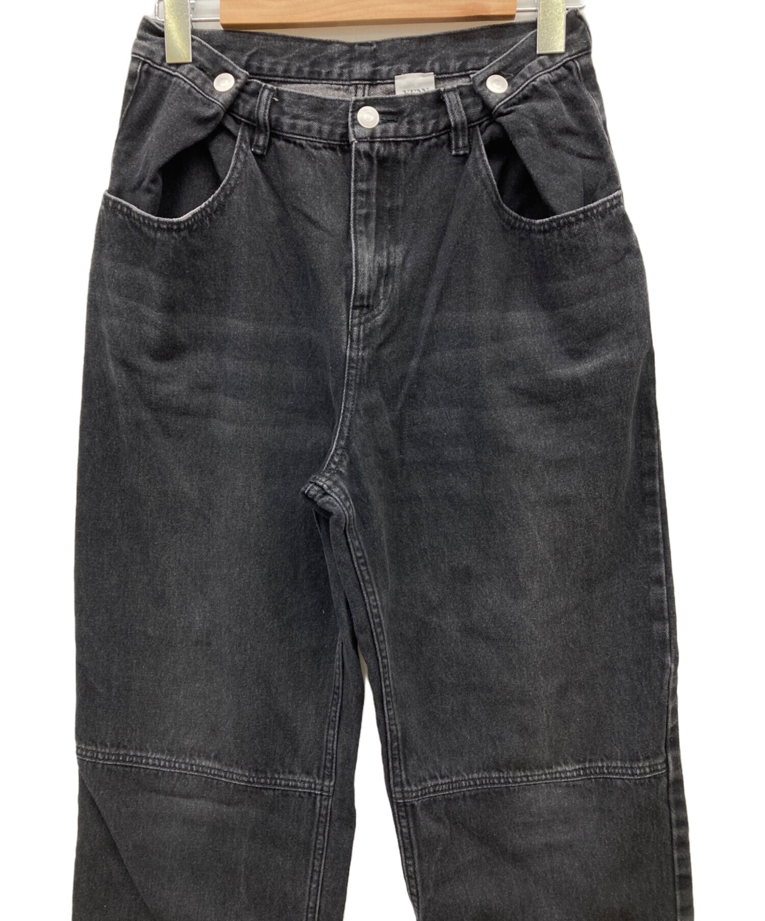 中古・古着通販】YENN (イエン) TUCK BELT DESIGN PANTS ブラック