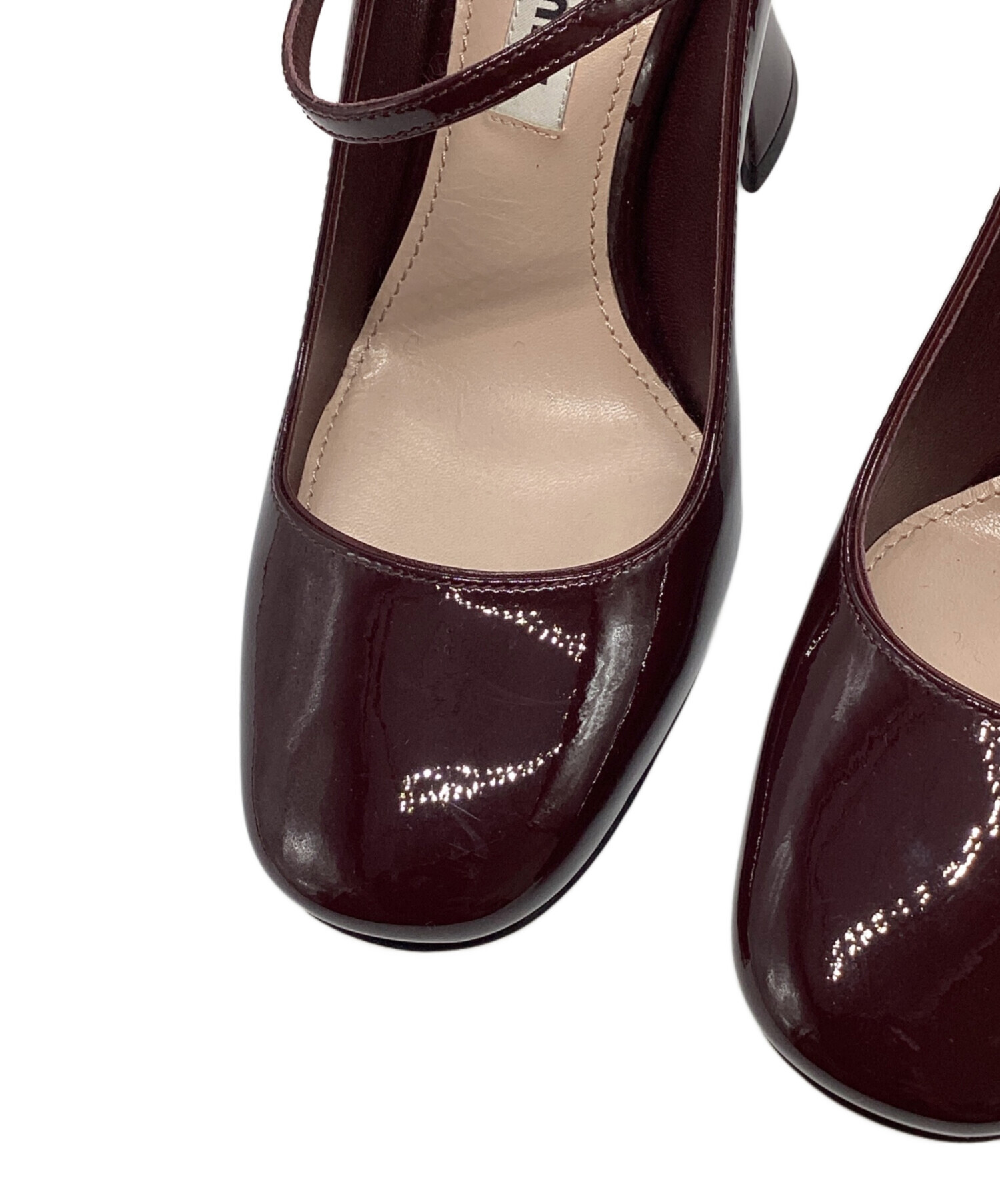 中古・古着通販】MIU MIU (ミュウミュウ) エナメルストラップパンプス