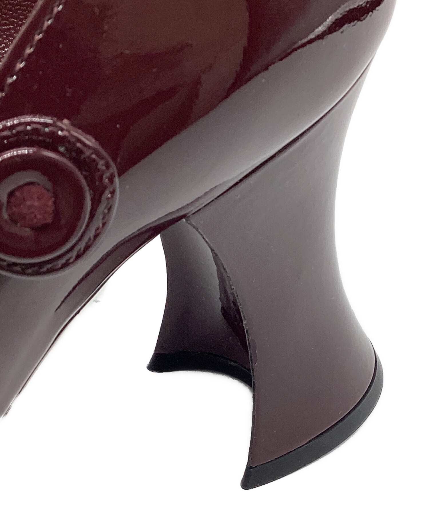 美品✨MIU MIU ミュウミュウ エナメル ストラップ ハイヒール 美品✨MIU MIU ミュウミュウ エナメル ストラップ ハイヒール