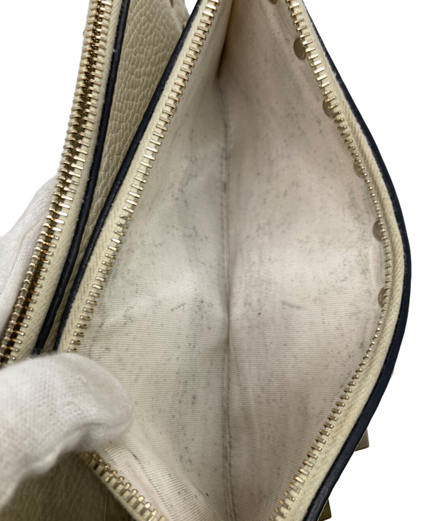 中古・古着通販】VALENTINO (ヴァレンティノ) ロックスタッズ2つ折り長