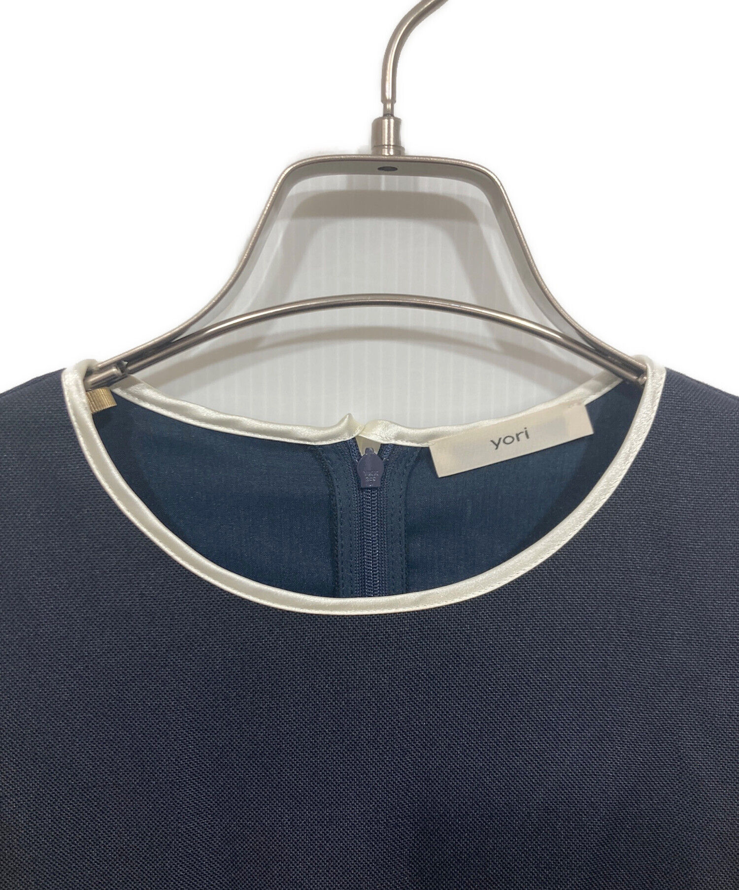 yori ヨリネイビードライツイードパフブラウス