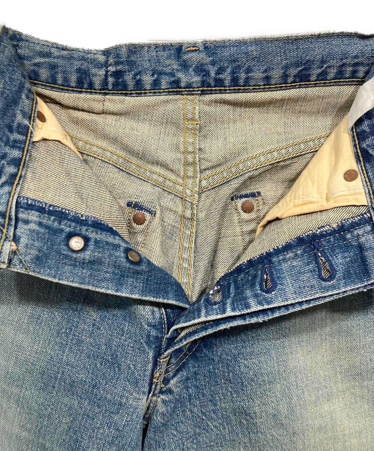 中古・古着通販】LEVI'S (リーバイス) デニムパンツ/ボタン裏J22
