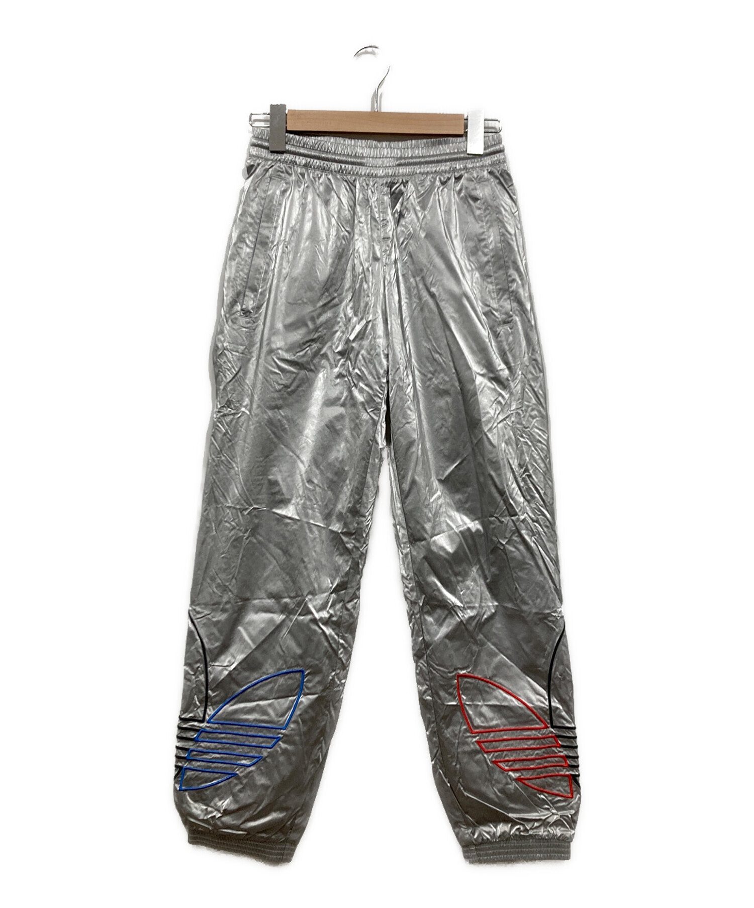 【レア】adidas　シルバートラックパンツ　2XS　トレフォイルロゴ 中古・古着通販】adidas (アディダス) トラックパンツ シルバー サイズ