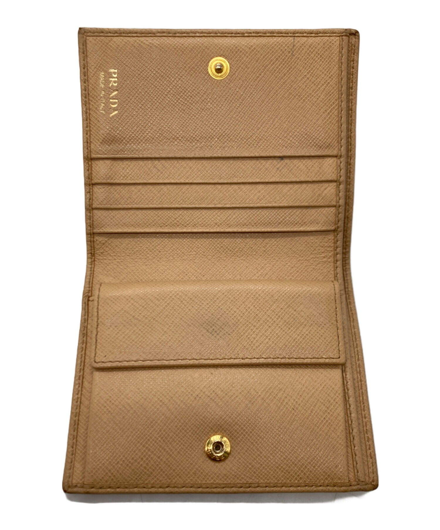【希少✨】PRADA プラダ　ベージュ 二つ折り財布 モチーフ付き 中古・古着通販】PRADA (プラダ) 2つ折り財布 ベージュ｜ブランド