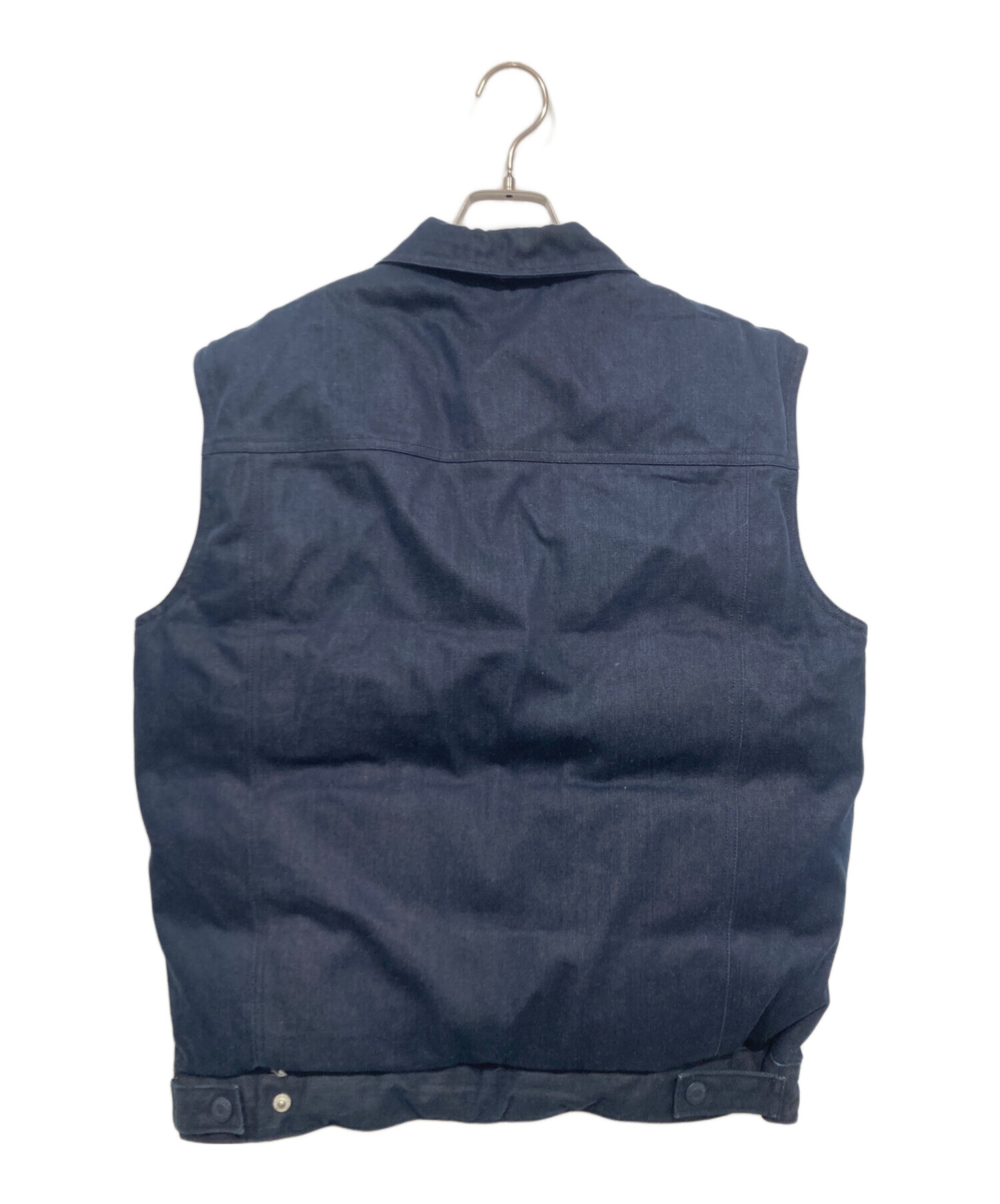 LEVI'S ダウンベスト size M 中古・古着通販】LEVI'S (リーバイス) ダウンベスト ネイビー サイズ