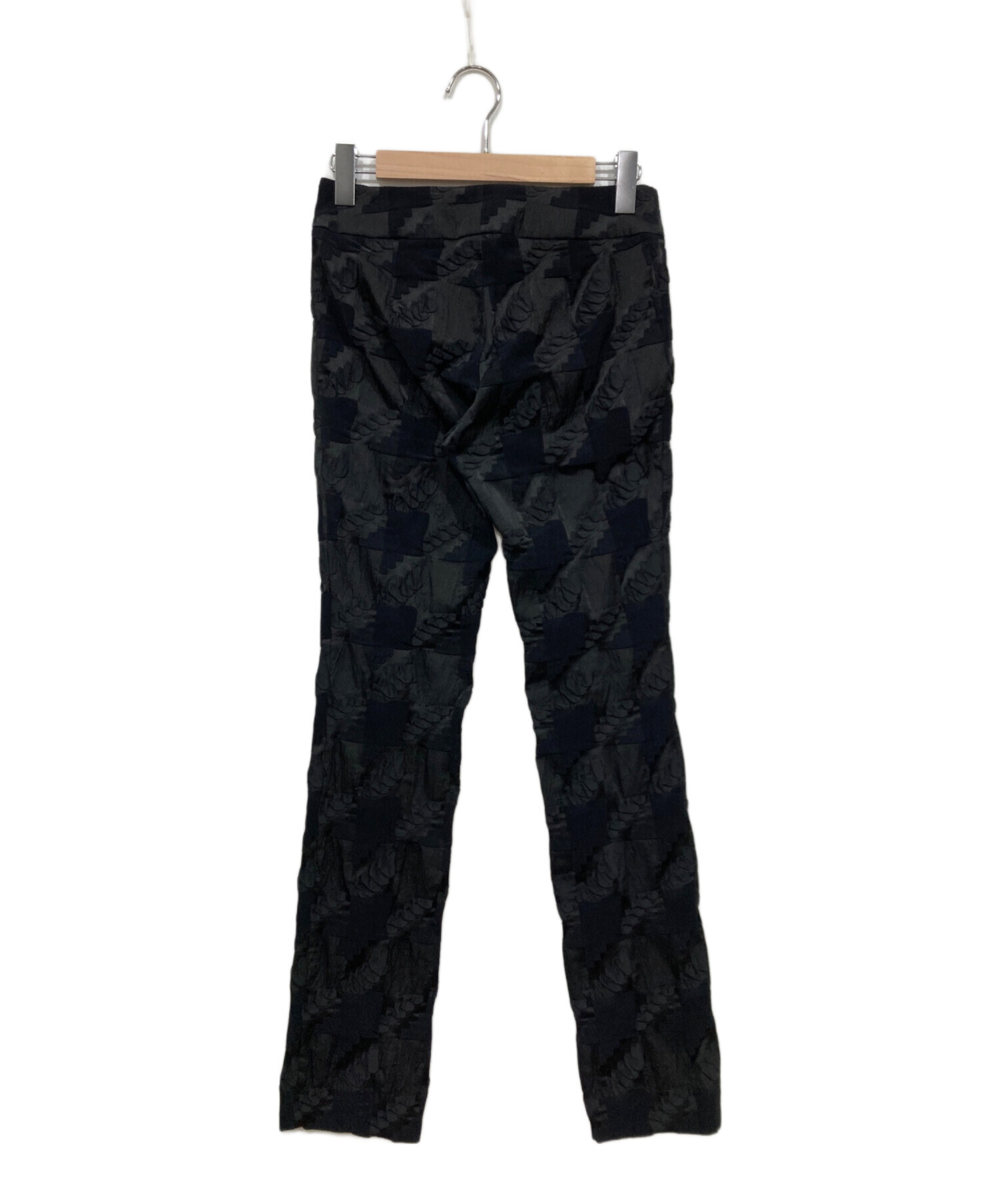 偽物ブランド撲滅  ISSEY MIYAKE ブラックレザーパンツ 中古・古着通販】ISSEY MIYAKE (イッセイミヤケ) ストレッチジャガード