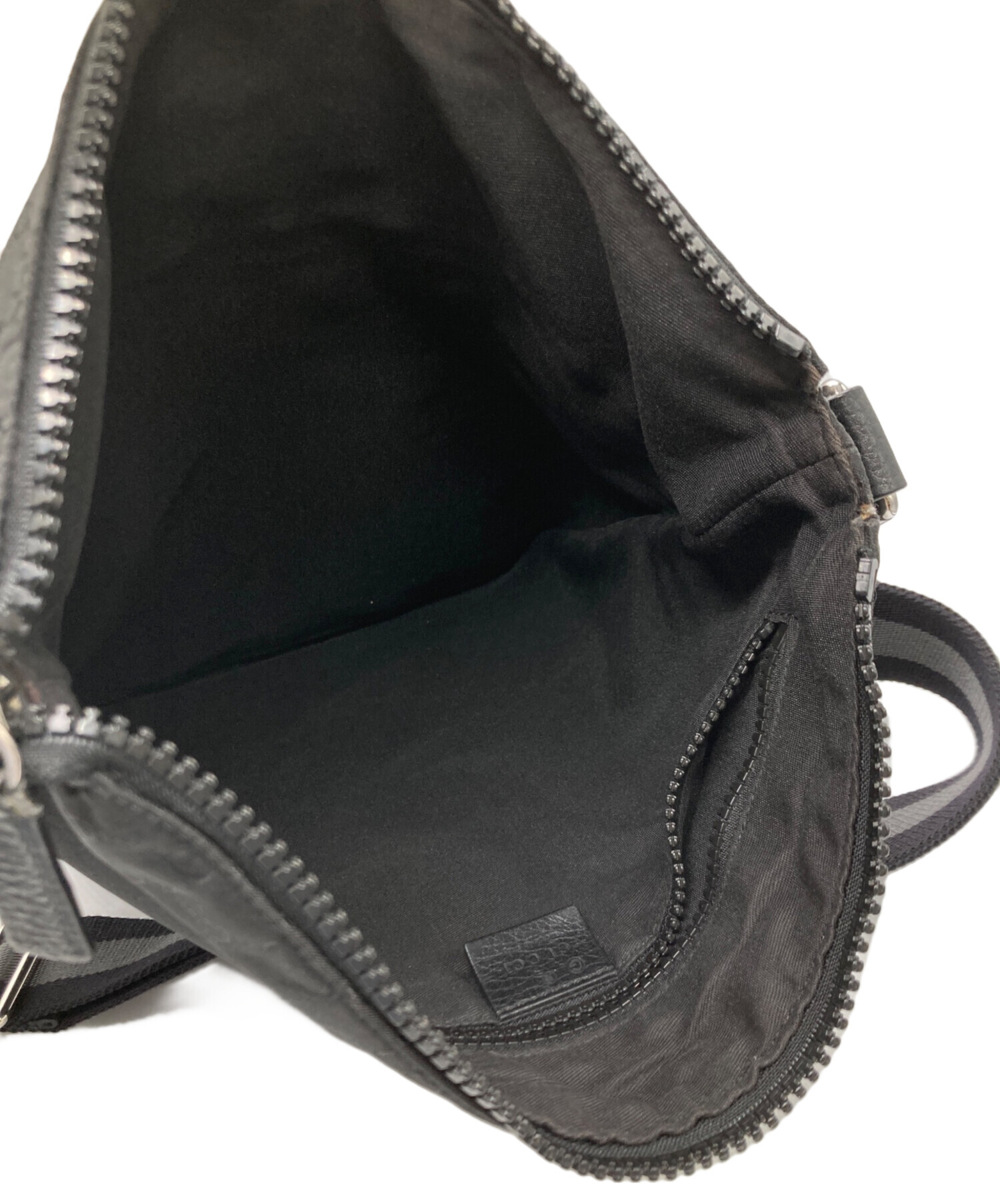中古・古着通販】GUCCI (グッチ) ショルダーバッグ ブラック｜ブランド