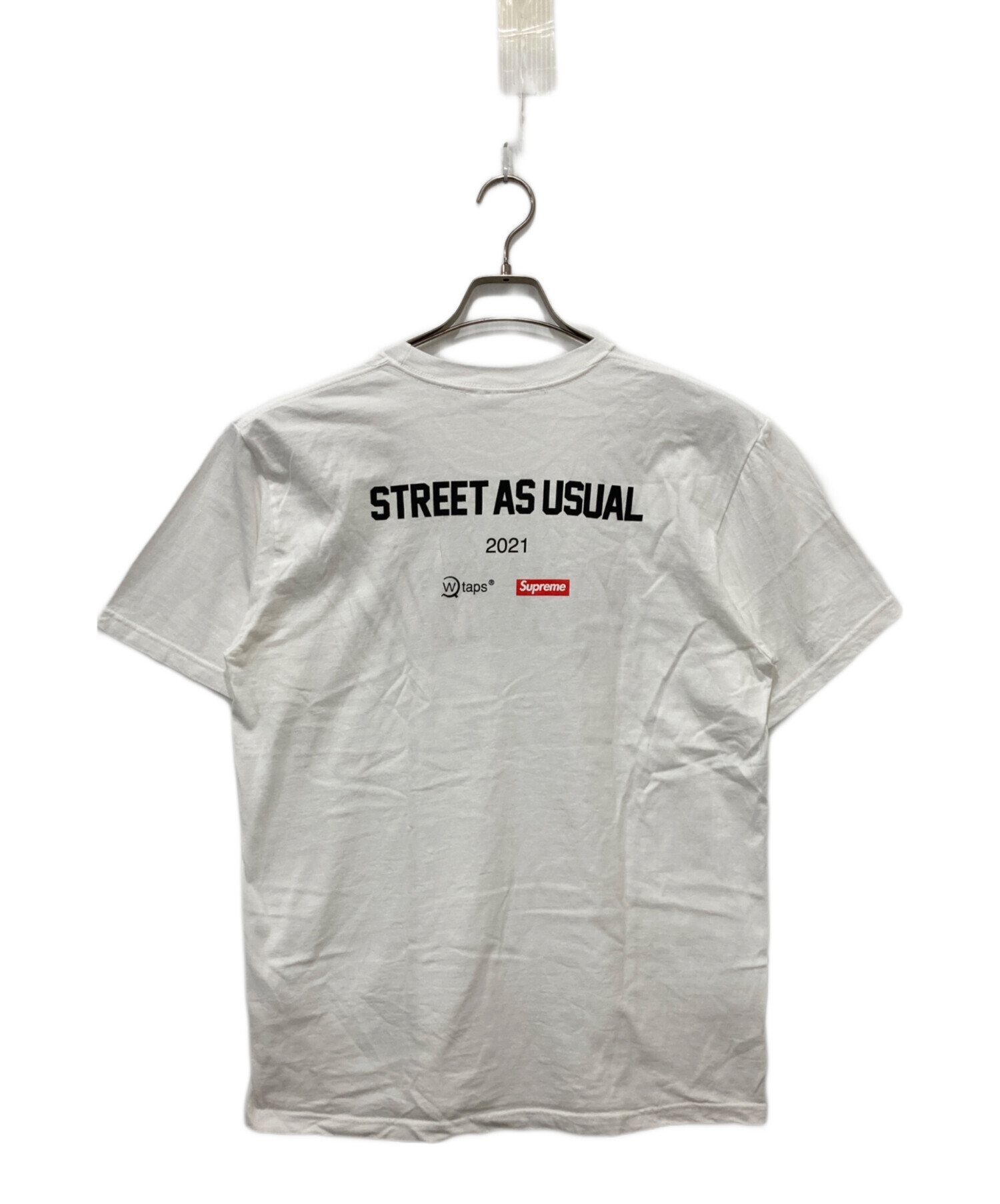 トップス DeluxeSupreme x WTAPS Sic'em! Tee Whi Supreme WTAPS Sic'em! Tee (FW21) - $44