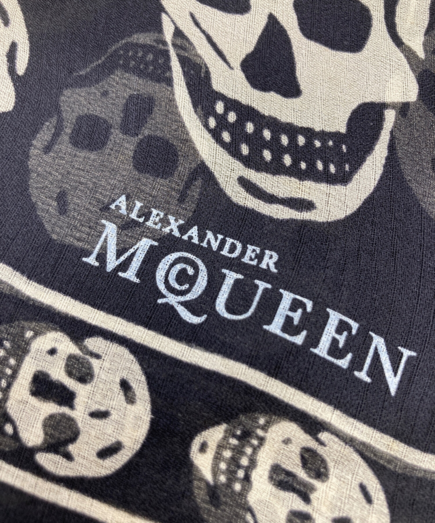 アレキサンダーマックイーンシルクスカル総柄大判スカーフバンダナ