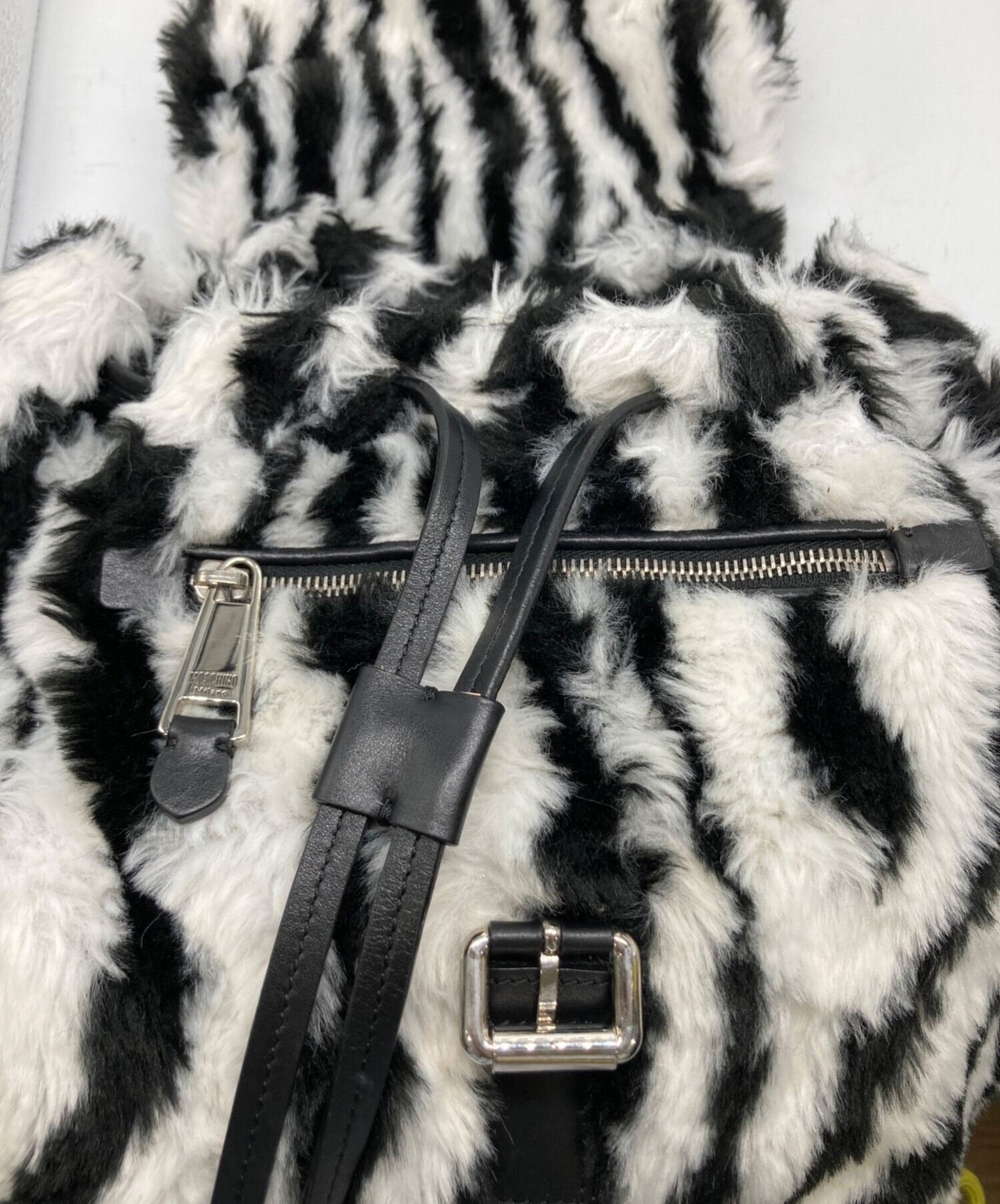 中古・古着通販】MOSCHINO (モスキーノ) ゼブラ柄ファーリュック 