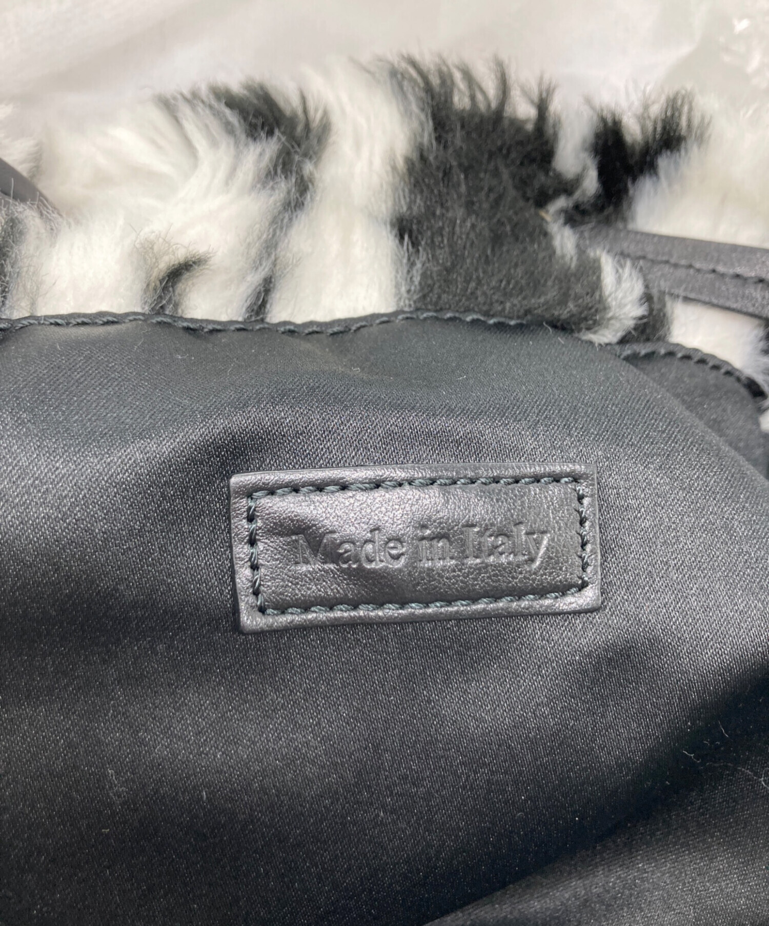 中古・古着通販】MOSCHINO (モスキーノ) ゼブラ柄ファーリュック 
