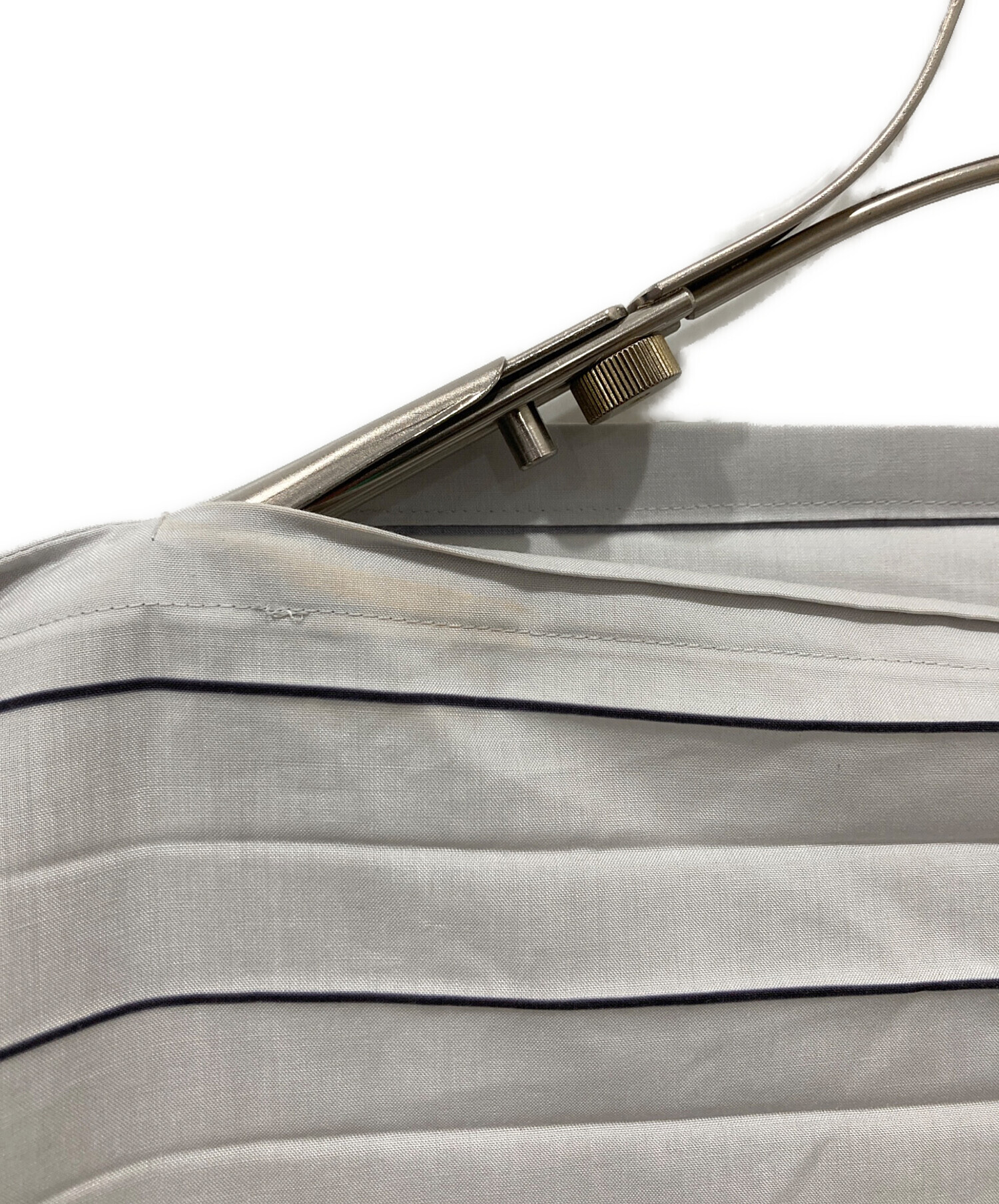 ISSEY MIYAKE me グレー カットソー 中古・古着通販】ISSEY MIYAKE me (イッセイ ミヤケ ミー) プリーツ