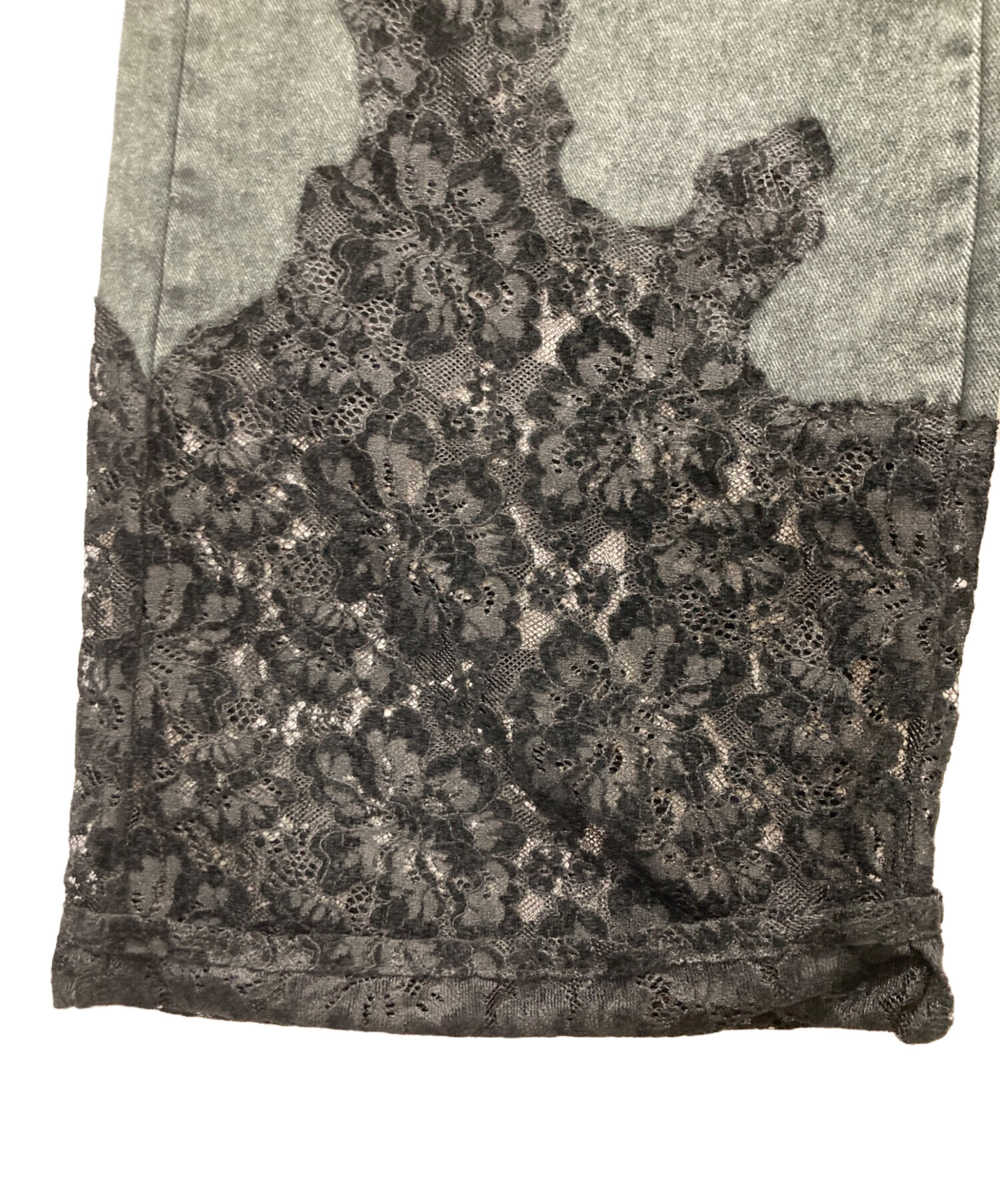 中古・古着通販】Ameri (アメリ) LACE DOCKING FADE DENIM PANTS 中古・古着通販】Ameri (アメリ) LACE DOCKING FADE DENIM PANTS