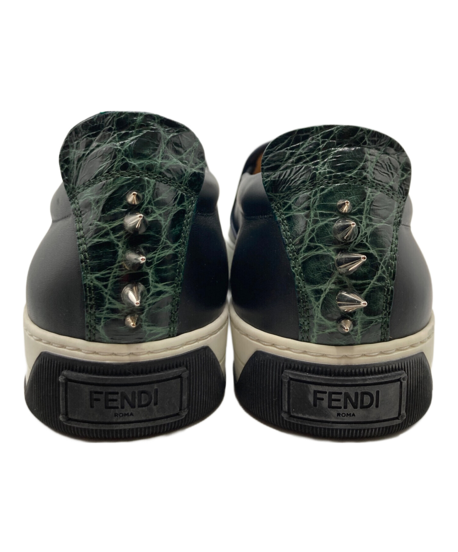 FENDI フェンディ フロントエナメルロゴ 肩袖ロゴテープ ネイビー 紺 42 モダンで洗練されたスタイリングを披露！目黒蓮(Snow Man)がFENDI