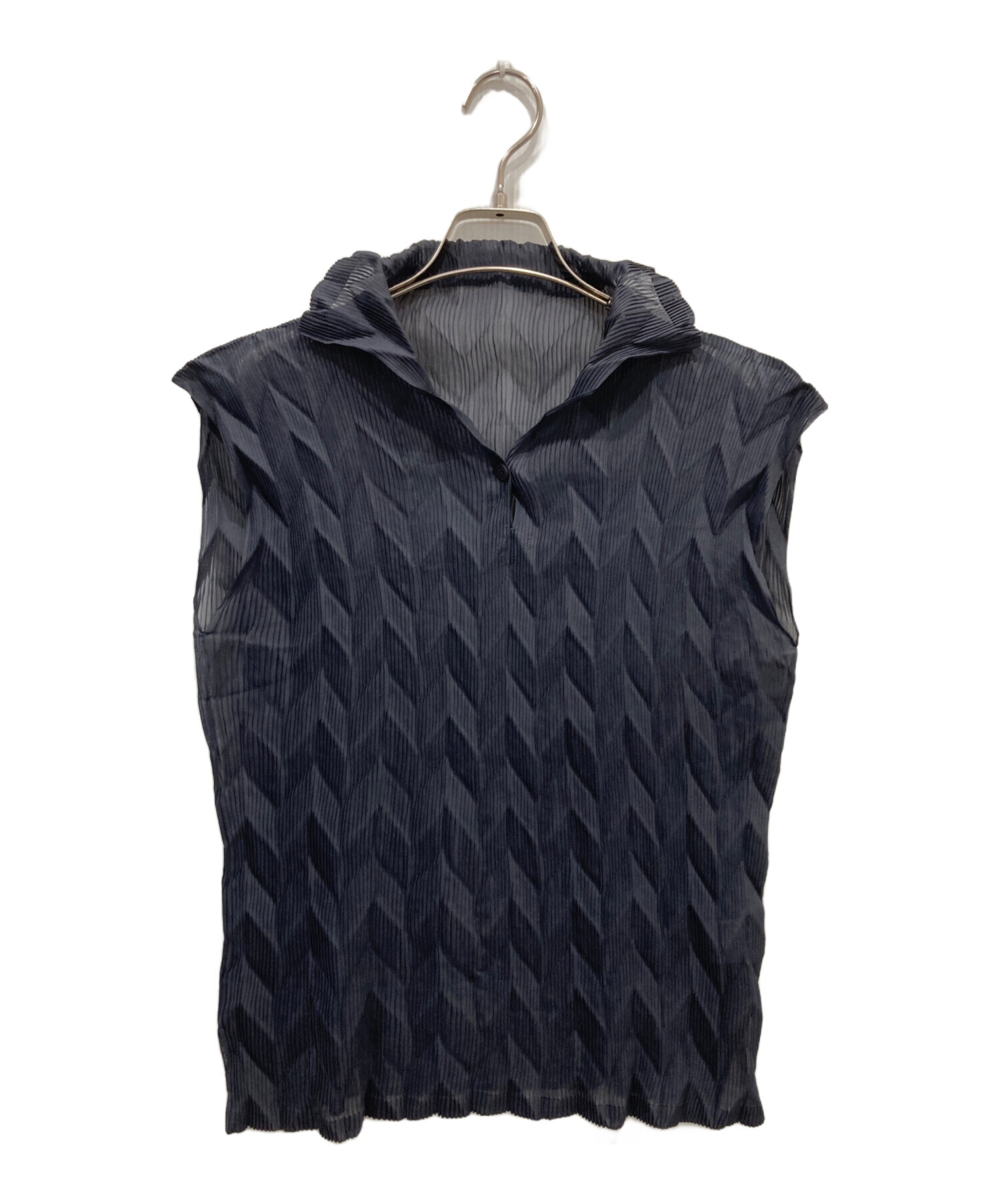 綺麗 イッセイミヤケ FETE プリーツ加工 ノースリーブトップス サイズ02 中古・古着通販】ISSEY MIYAKE FETE (イッセイミヤケフェット