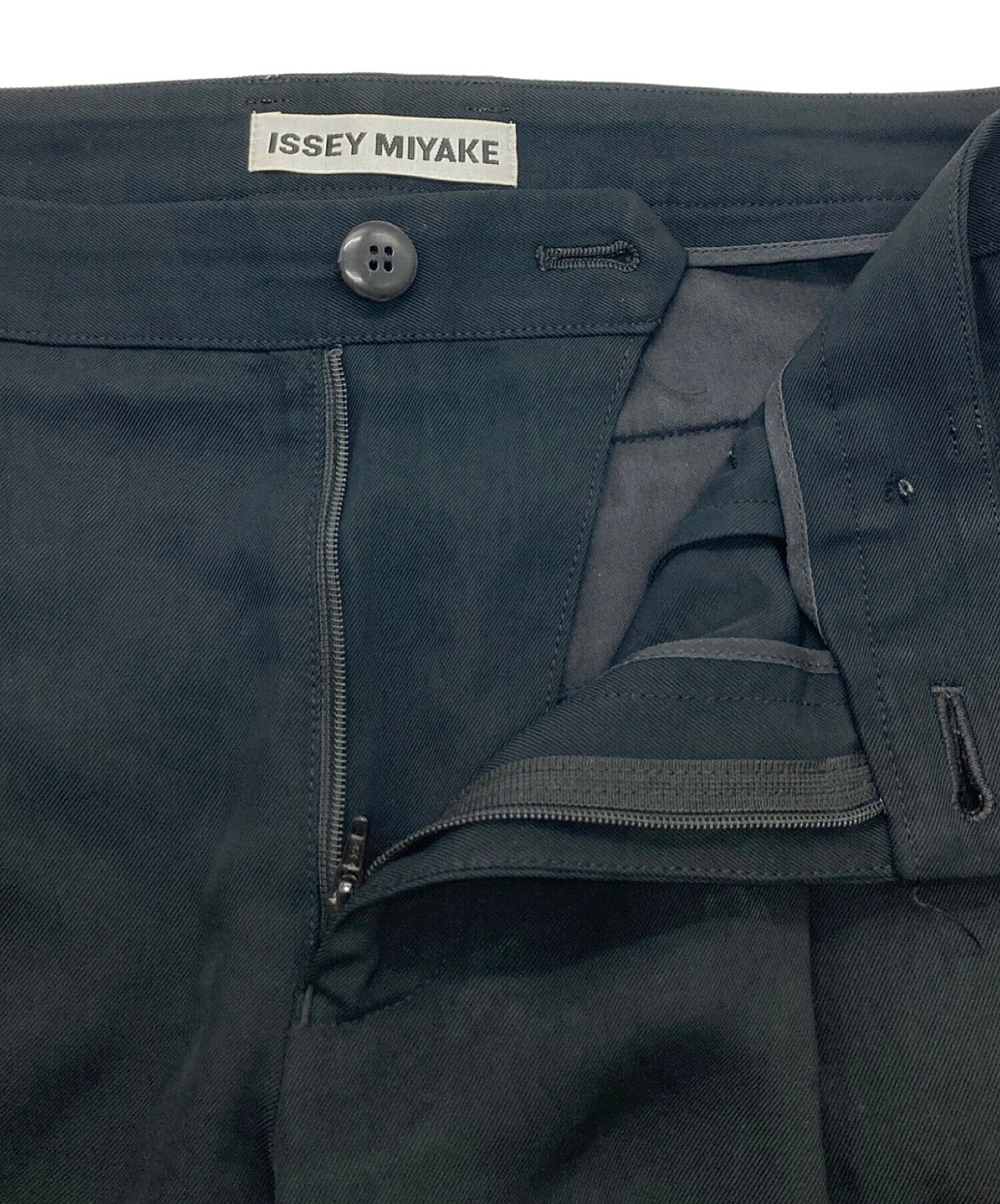 中古・古着通販】ISSEY MIYAKE (イッセイミヤケ) タックパンツ