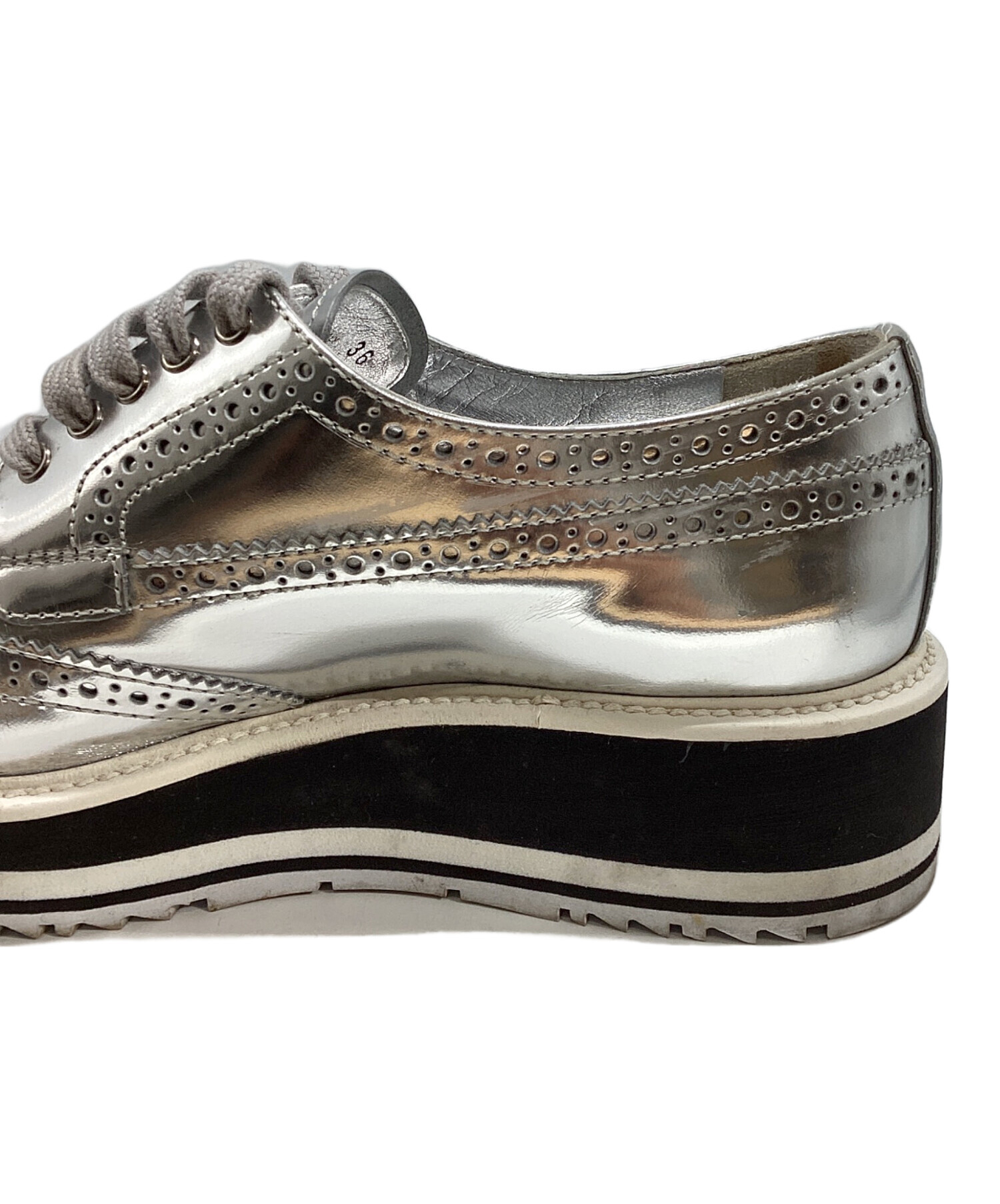 中古・古着通販】PRADA (プラダ) 厚底ウィングチップシューズ シルバー 中古・古着通販】PRADA (プラダ) 厚底ウィングチップシューズ シルバー