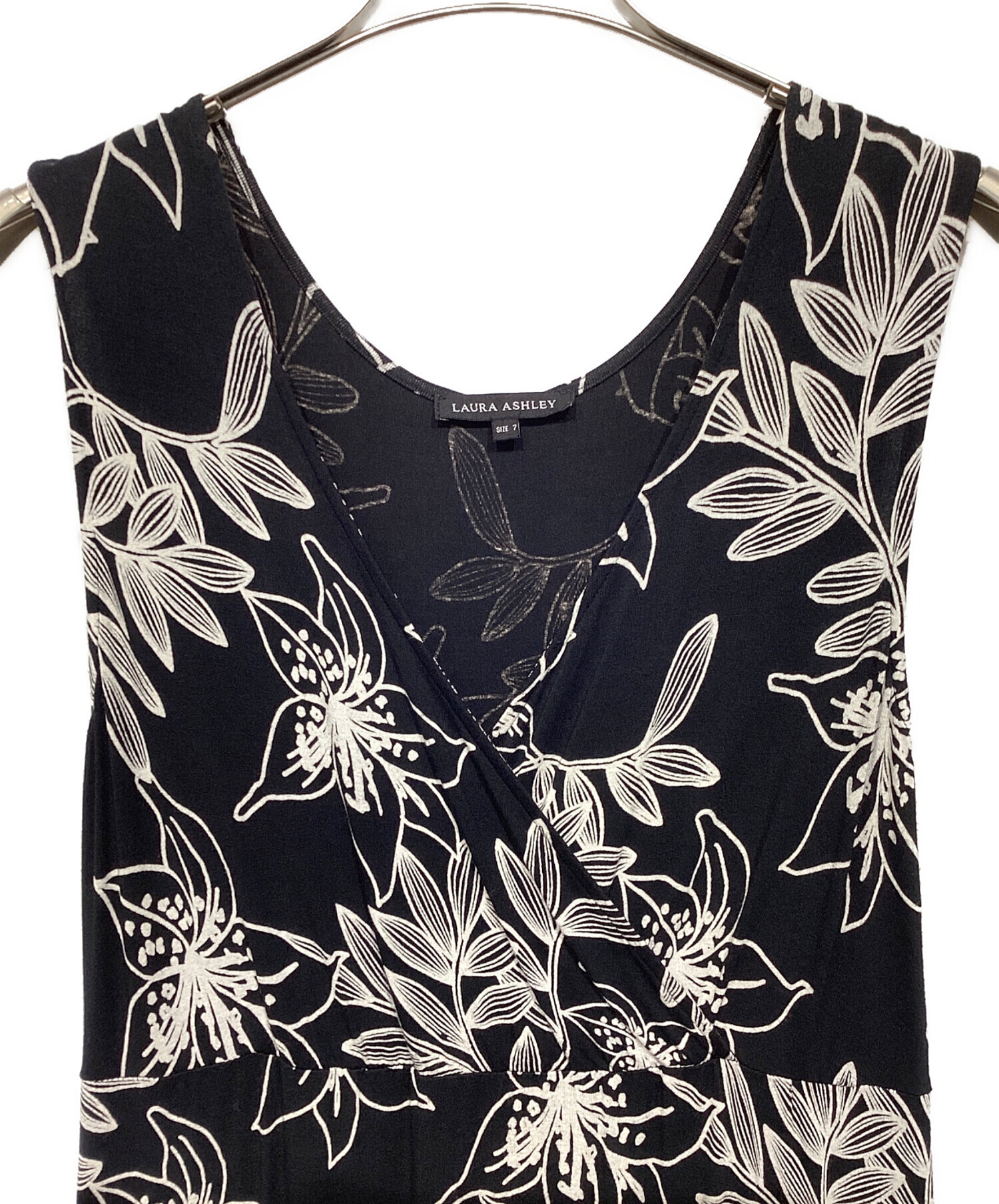 中古・古着通販】LAURA ASHLEY (ローラ アシュレイ) 花柄ノースリーブ 