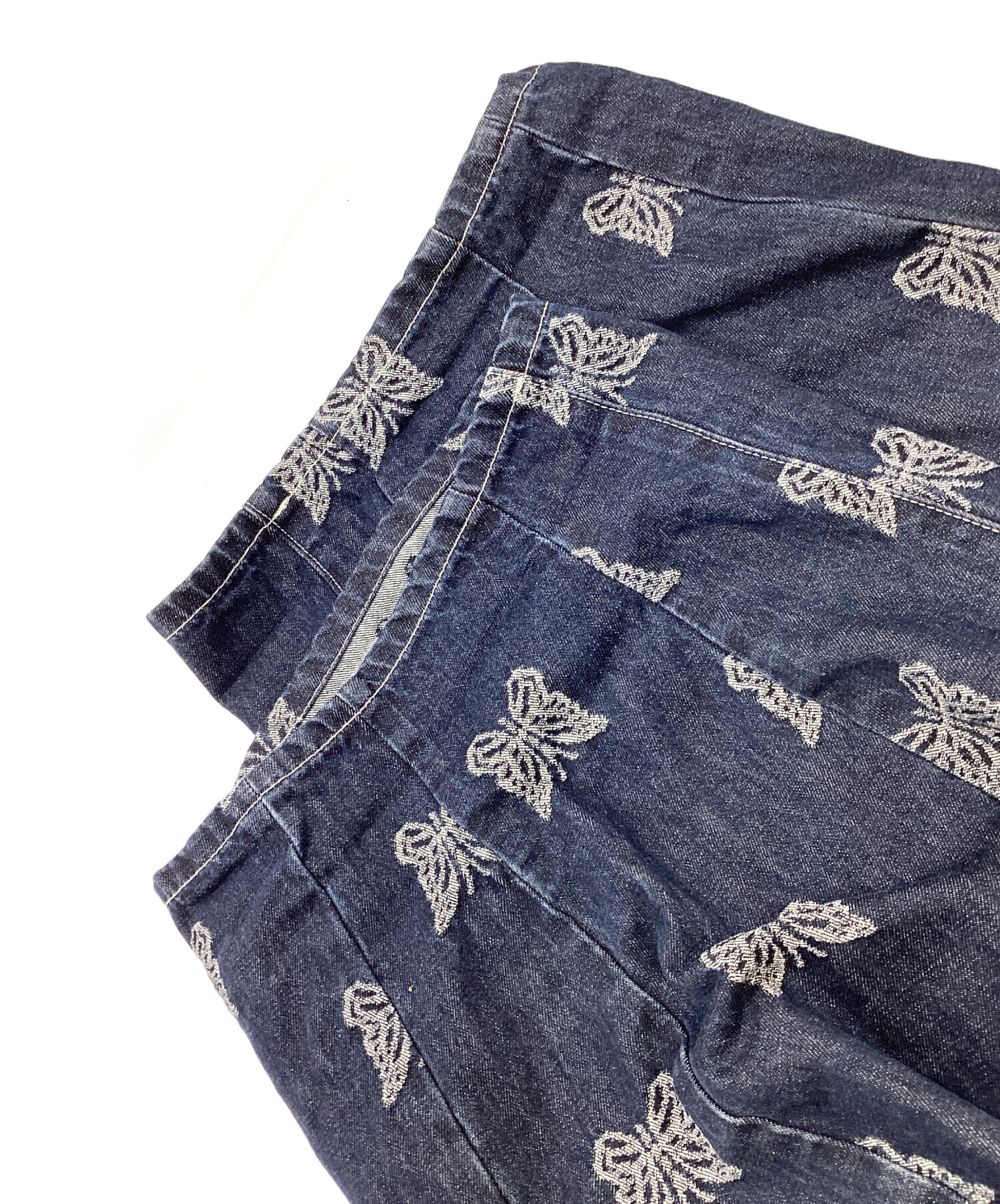 Needles 蝶刺繍 パピヨン Mサイズ 中古・古着通販】Needles (ニードルズ) 総柄パピヨン刺繍デニムパンツ