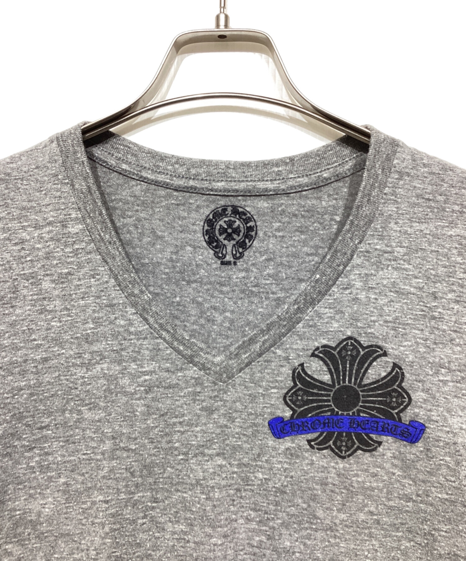 中古・古着通販】CHROME HEARTS (クロムハーツ) VネックTシャツ グレー