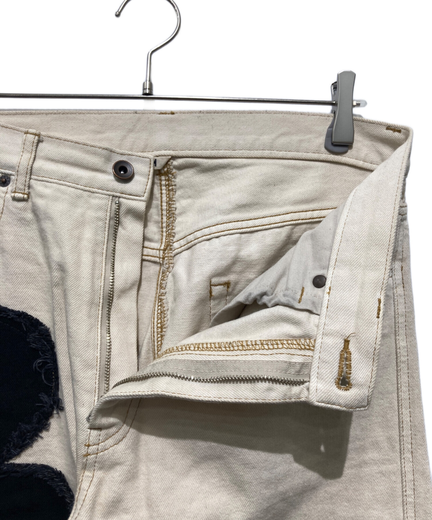 中古・古着通販】KHOKI (コッキ) Flower pattern denim pants 中古・古着通販】KHOKI (コッキ) Flower pattern denim pants