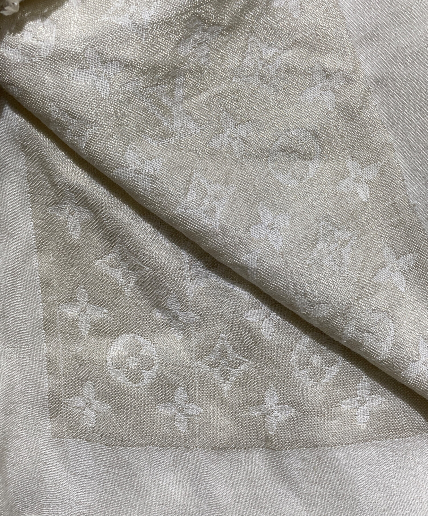 ルイビトンのホワイト モノグラム ストール フリンジ付き大判ストール 中古・古着通販】LOUIS VUITTON (ルイ ヴィトン) ショール・モノグラム