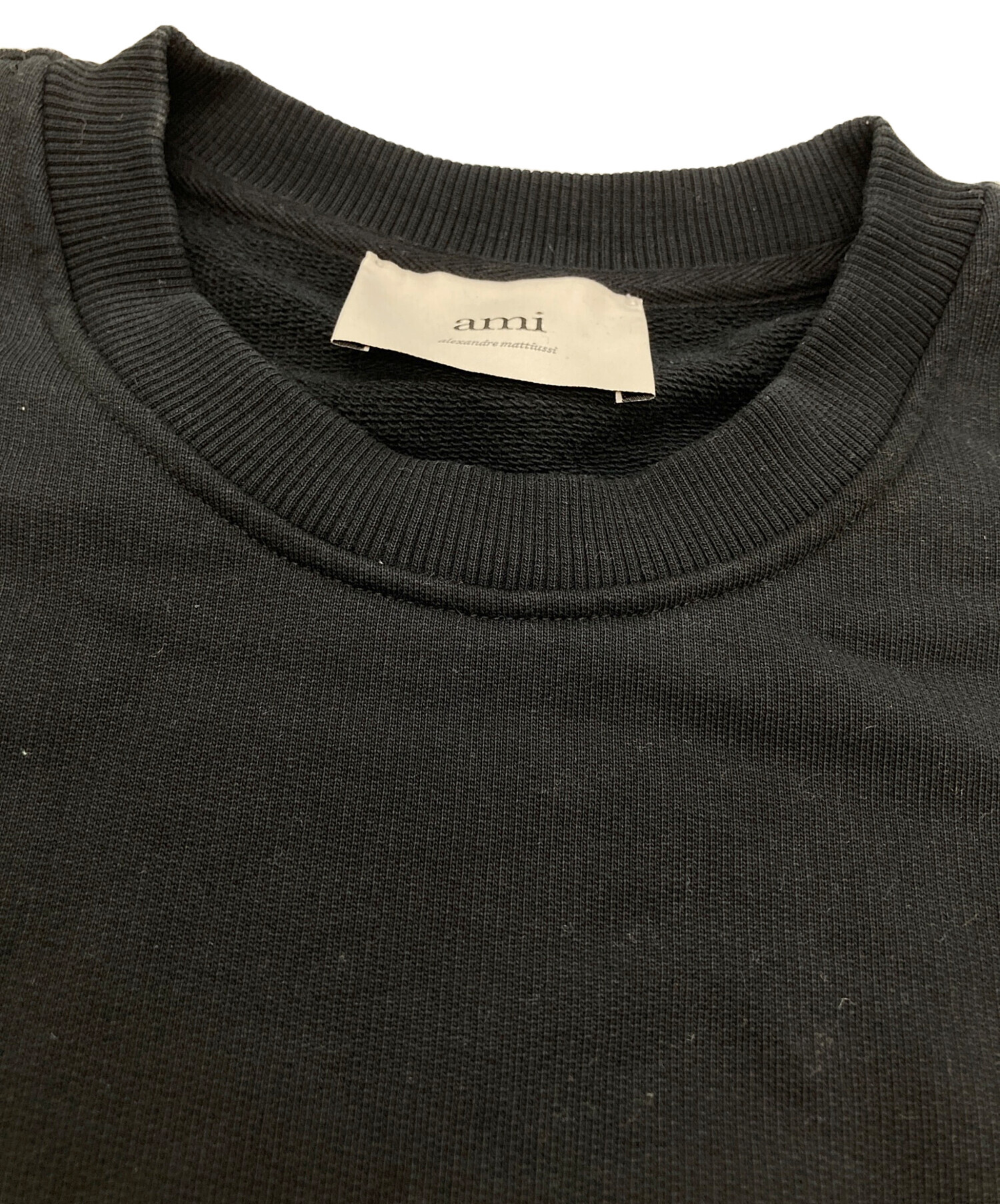 ami ブラック クルーネックスウェット 新品タグ付き （大人女性の 