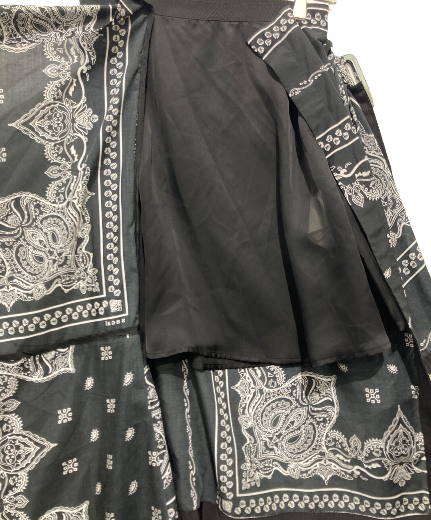 sacai バンダナ柄　スカート　ブラック 中古・古着通販】sacai (サカイ) アシンメトリー バンダナラップ