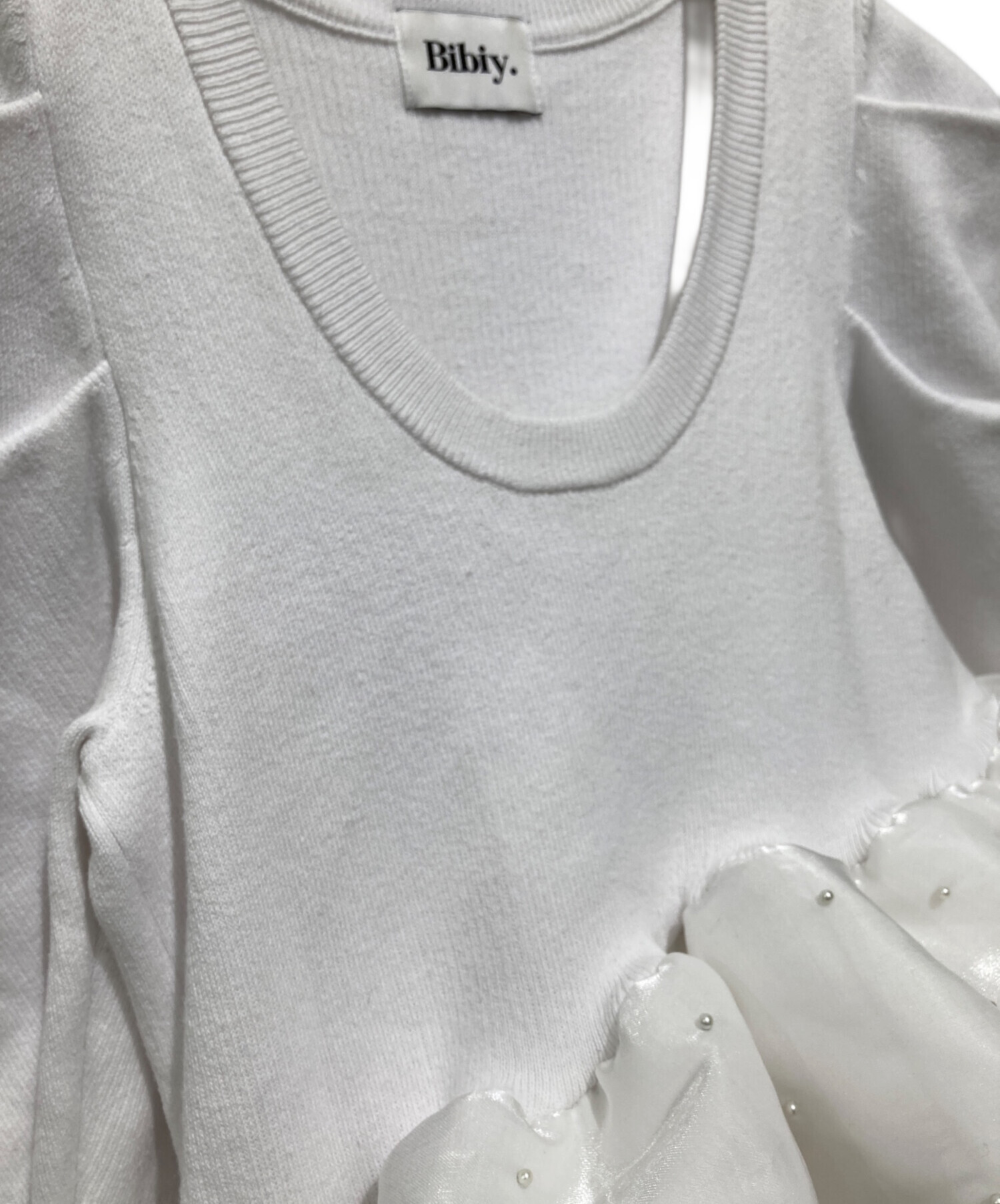 中古・古着通販】Bibiy. (ビビィ) AMELIE PEPURAMU KNIT ホワイト