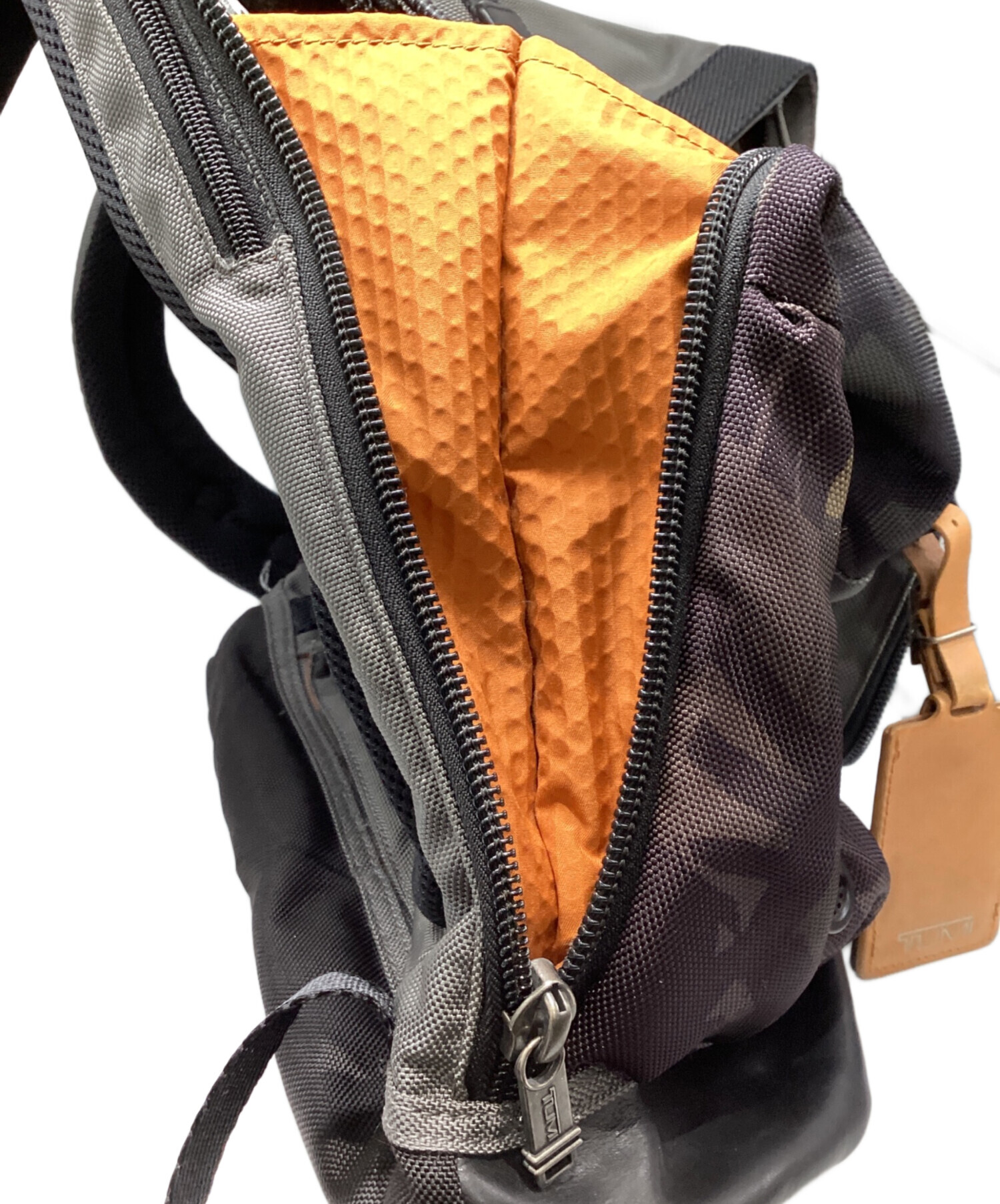 中古・古着通販】TUMI (トゥミ) カモ柄リュック カーキ｜ブランド
