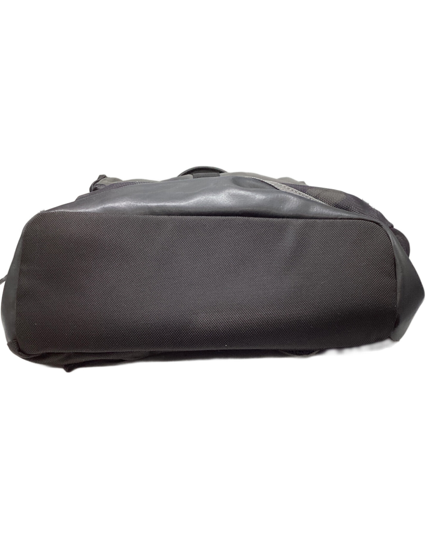 中古・古着通販】TUMI (トゥミ) カモ柄リュック カーキ｜ブランド