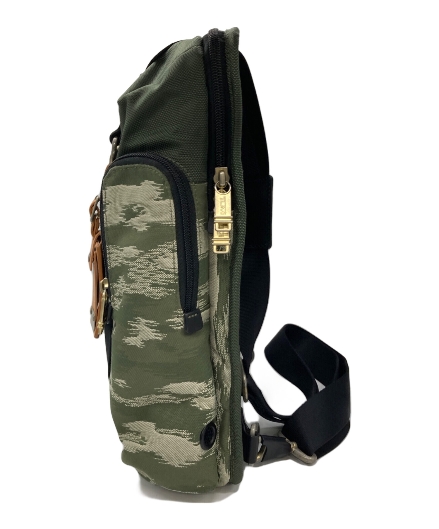 中古・古着通販】TUMI (トゥミ) ボディバッグ グリーン｜ブランド