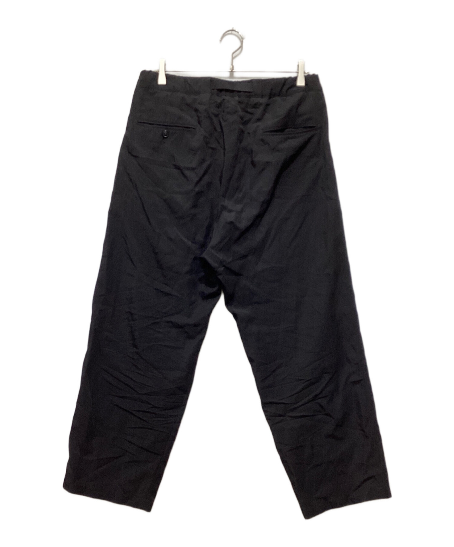 中古・古着通販】Ujoh (ウジョー) テープベルト1タックパンツ ブラック  