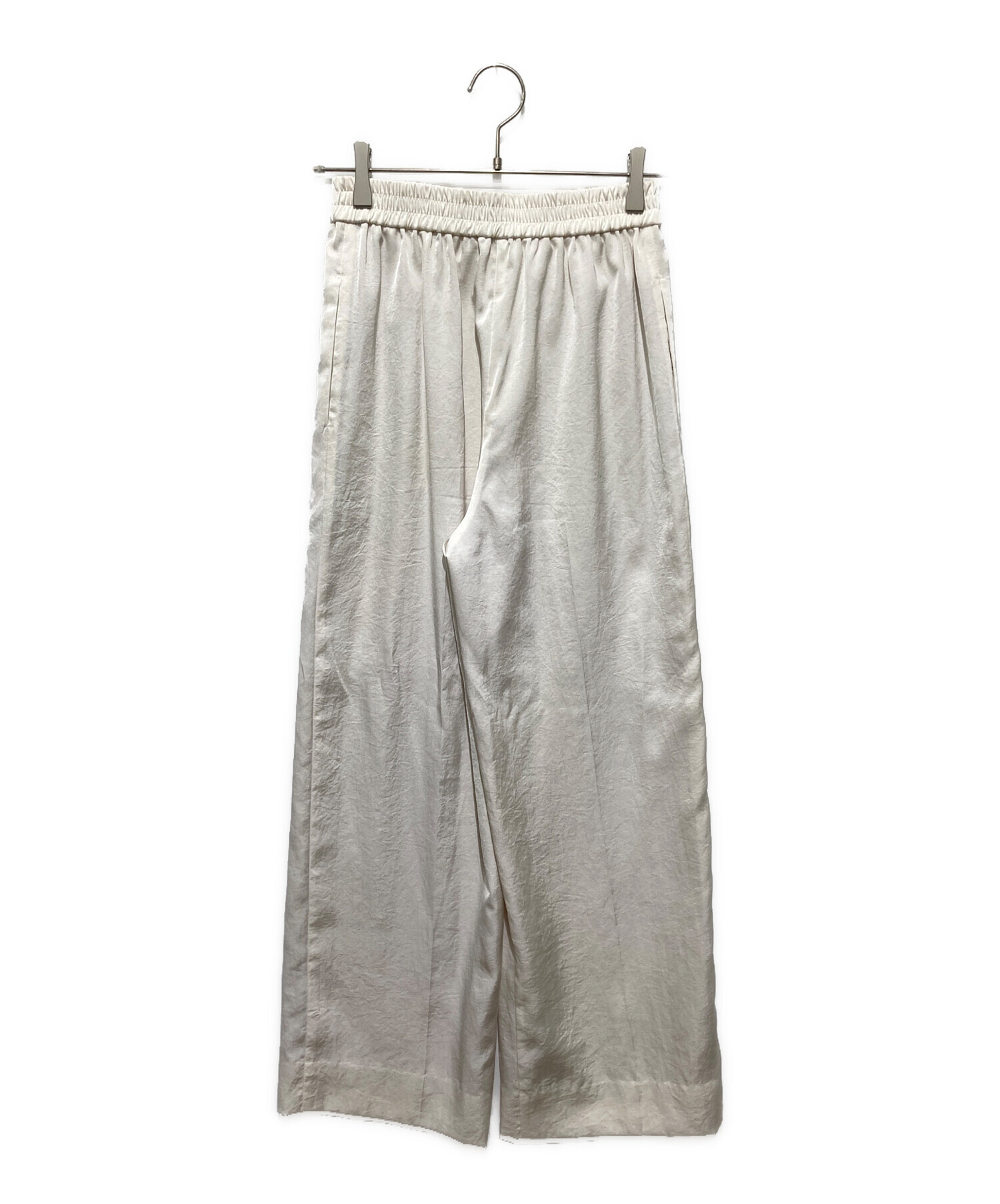yori 新品未使用　パンツ　36 中古・古着通販】yori (ヨリ) サテンパンツ アイボリー サイズ:36