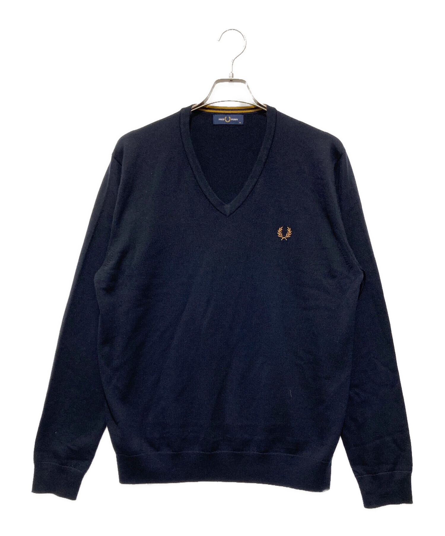 中古・古着通販】FRED PERRY (フレッドペリー) ロゴ刺繍Vネックニット
