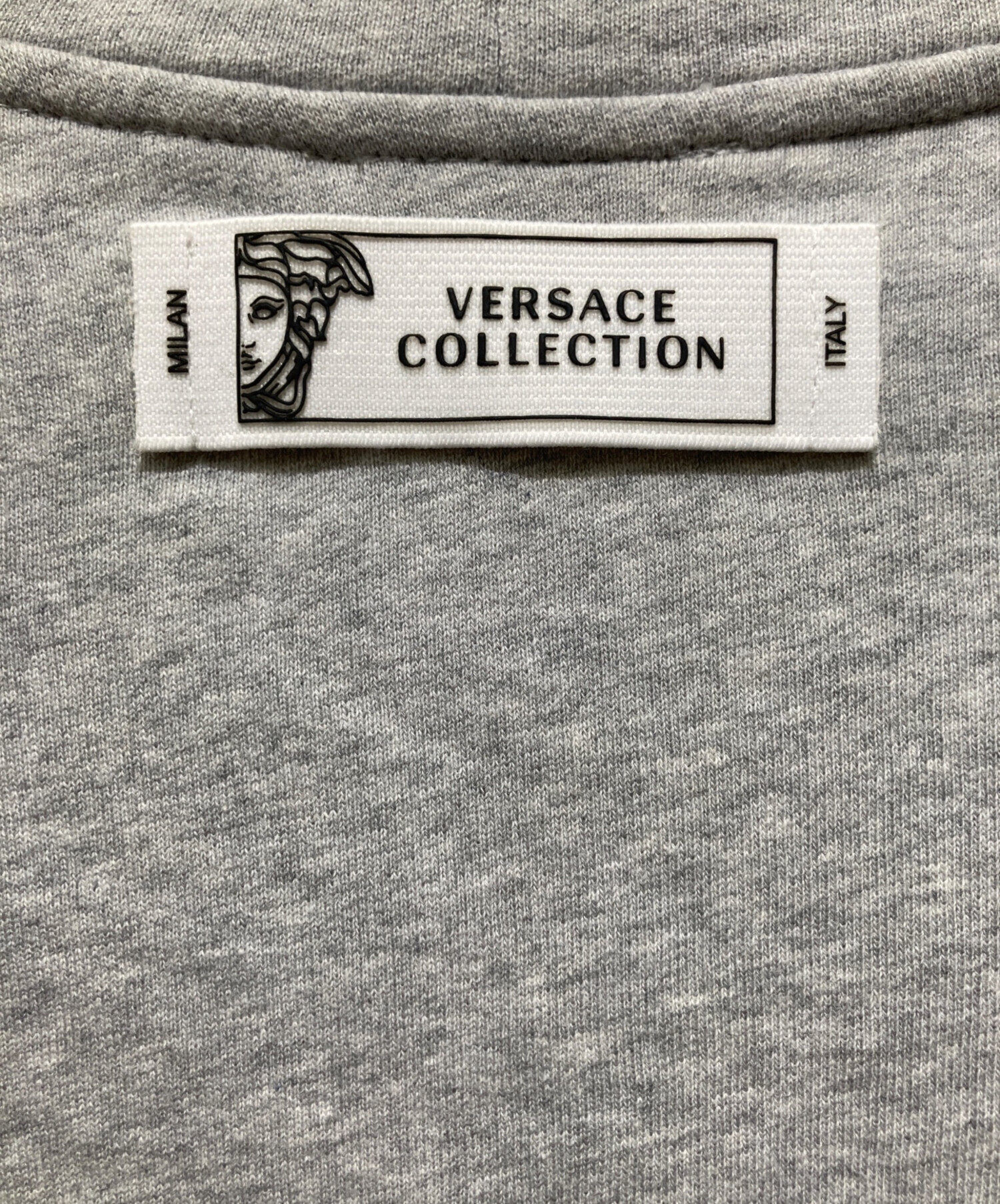 VERSACE ヴェルサーチ スウェット M グレー 【古着】【中古】【送料無料】 VERSACE - 90s VERSACE【ベルサーチ】メデューサ刺繍入りスウェット