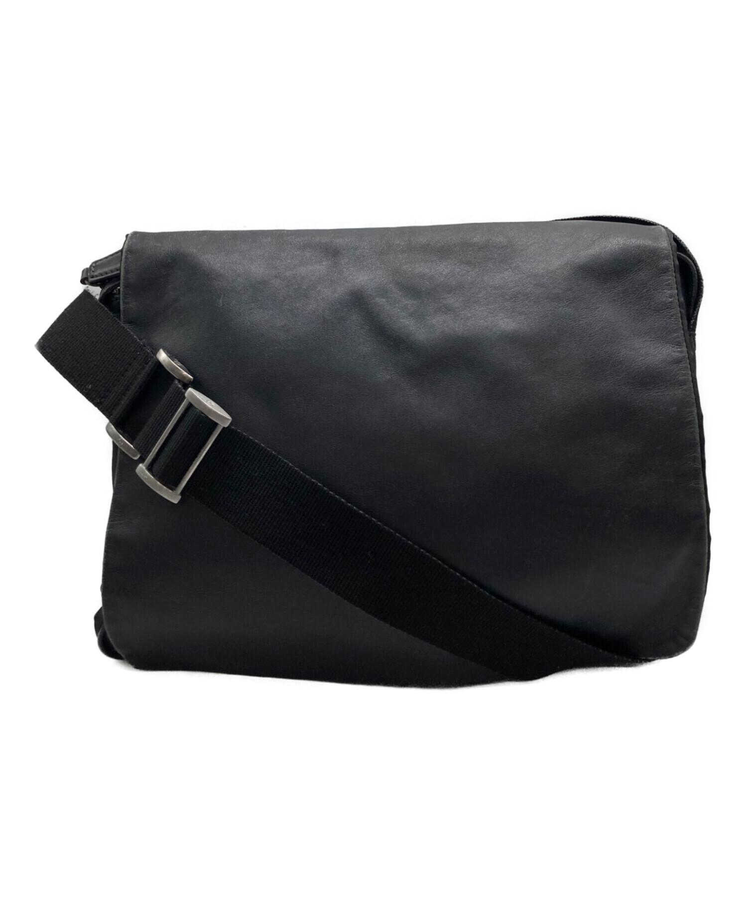 ジョルジオアルマーニ　レザー メッセンジャーバッグ　ショルダーバッグ 中古・古着通販】GIORGIO ARMANI (ジョルジョアルマーニ