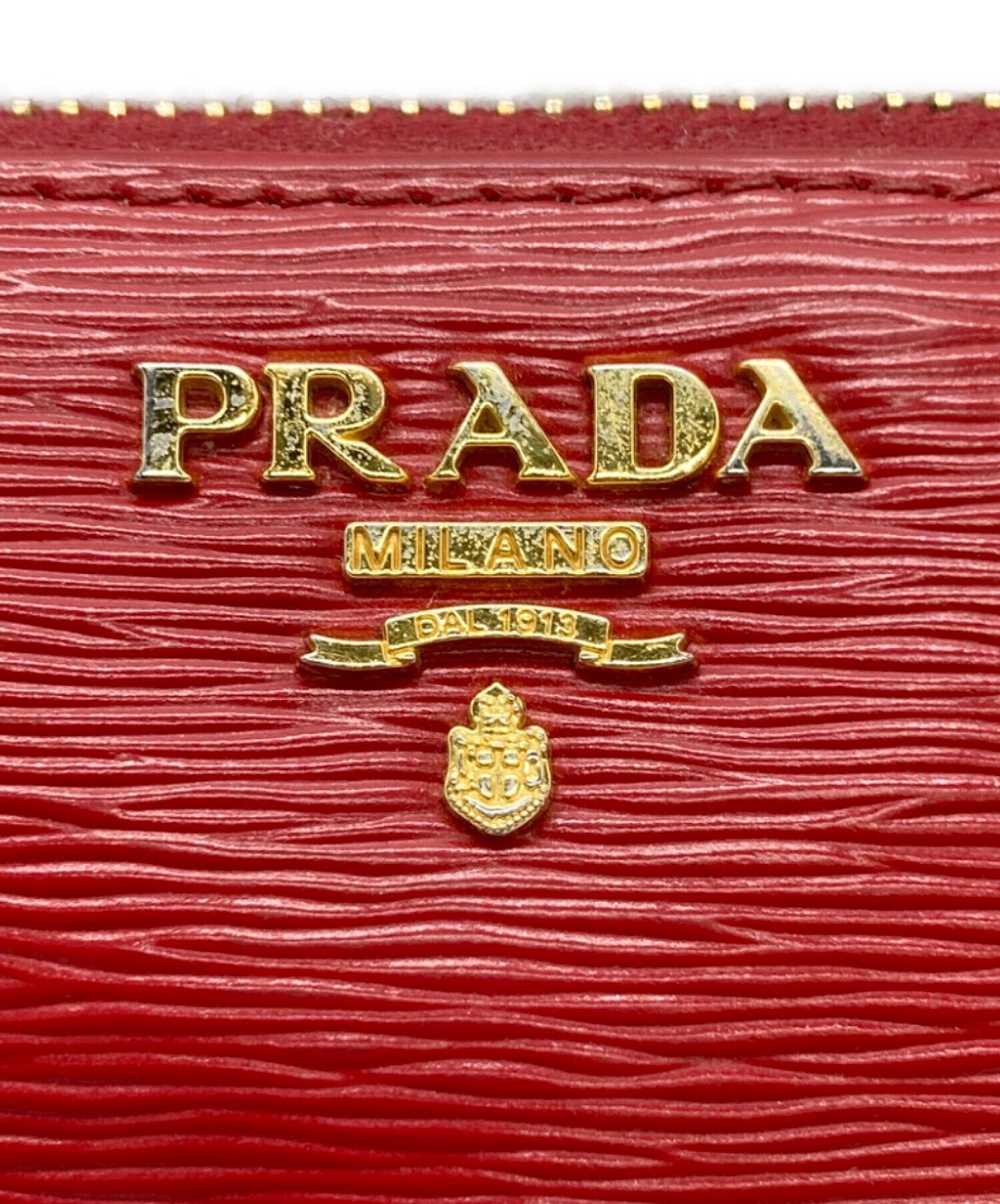 だんだん 様PRADA プラダ◆フルレザー◆ゴールドロゴ◆赤◆シリアルナンバー有 中古・古着通販】PRADA (プラダ) ラウンドファスナー財布 レッド