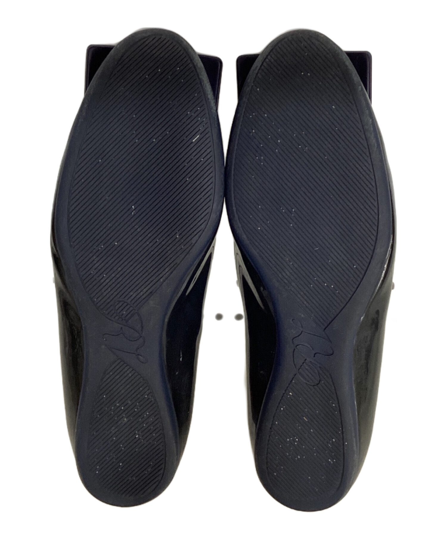 中古・古着通販】Roger Vivier (ロジェ ヴィヴィエ) エナメル 中古・古着通販】Roger Vivier (ロジェ ヴィヴィエ) エナメル