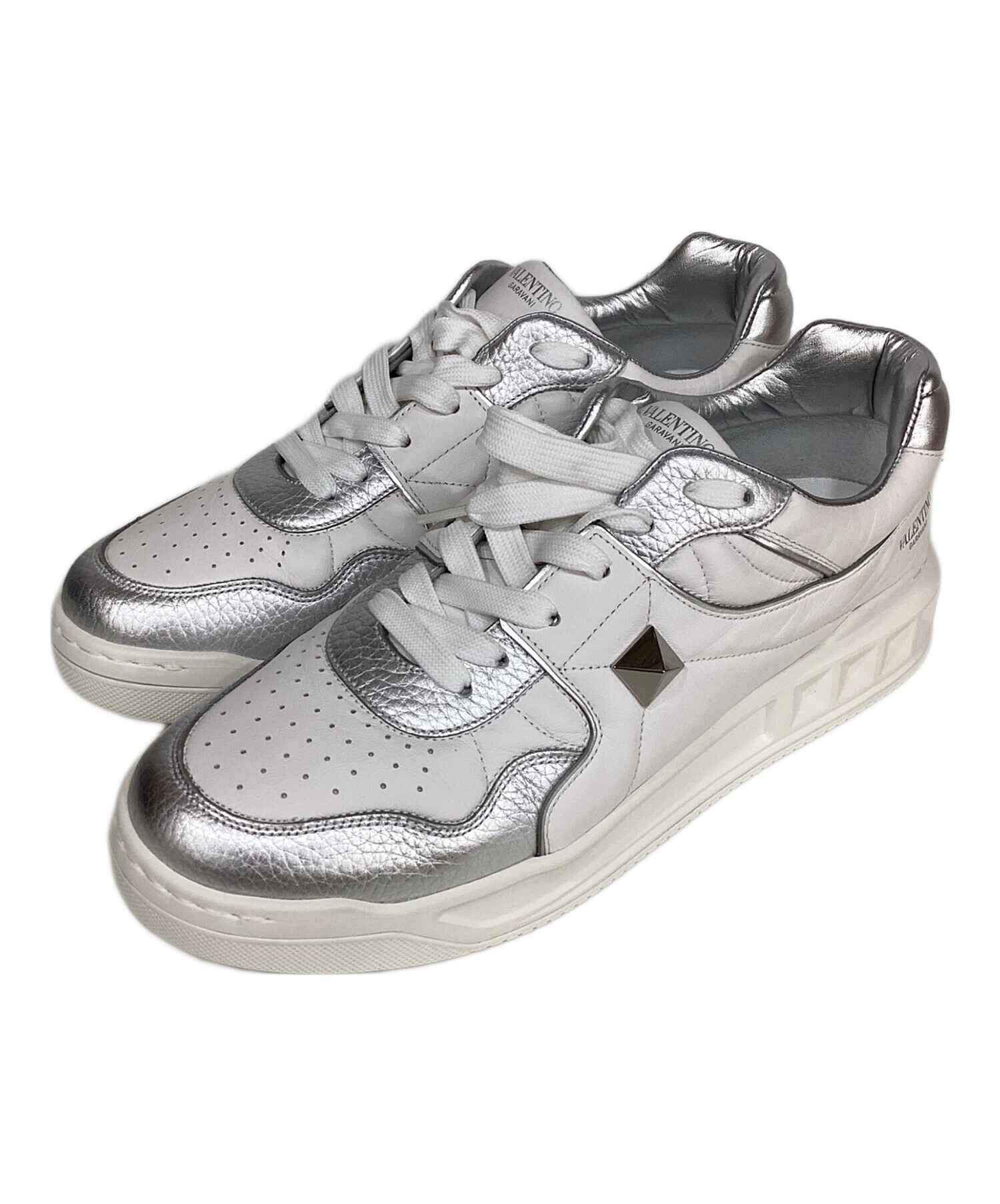 美品 ヴァレンティノガラヴァーニ スニーカー スタッズ　23.5㎝　レザー 中古・古着通販】VALENTINO GARAVANI (ヴァレンティノ・ガラヴァーニ