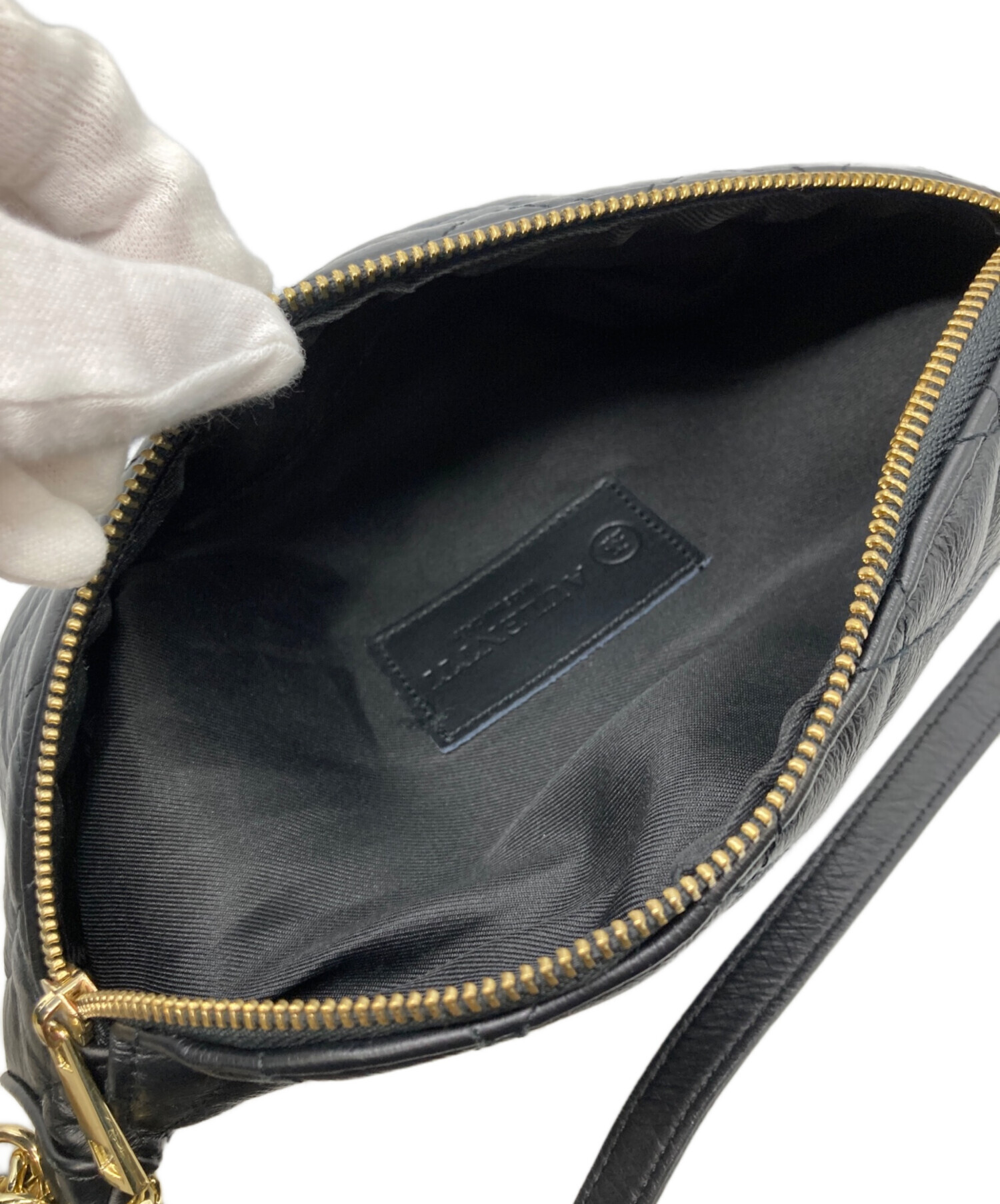 中古・古着通販】AULENTTI (オウレンティ) レザーボディーバッグ