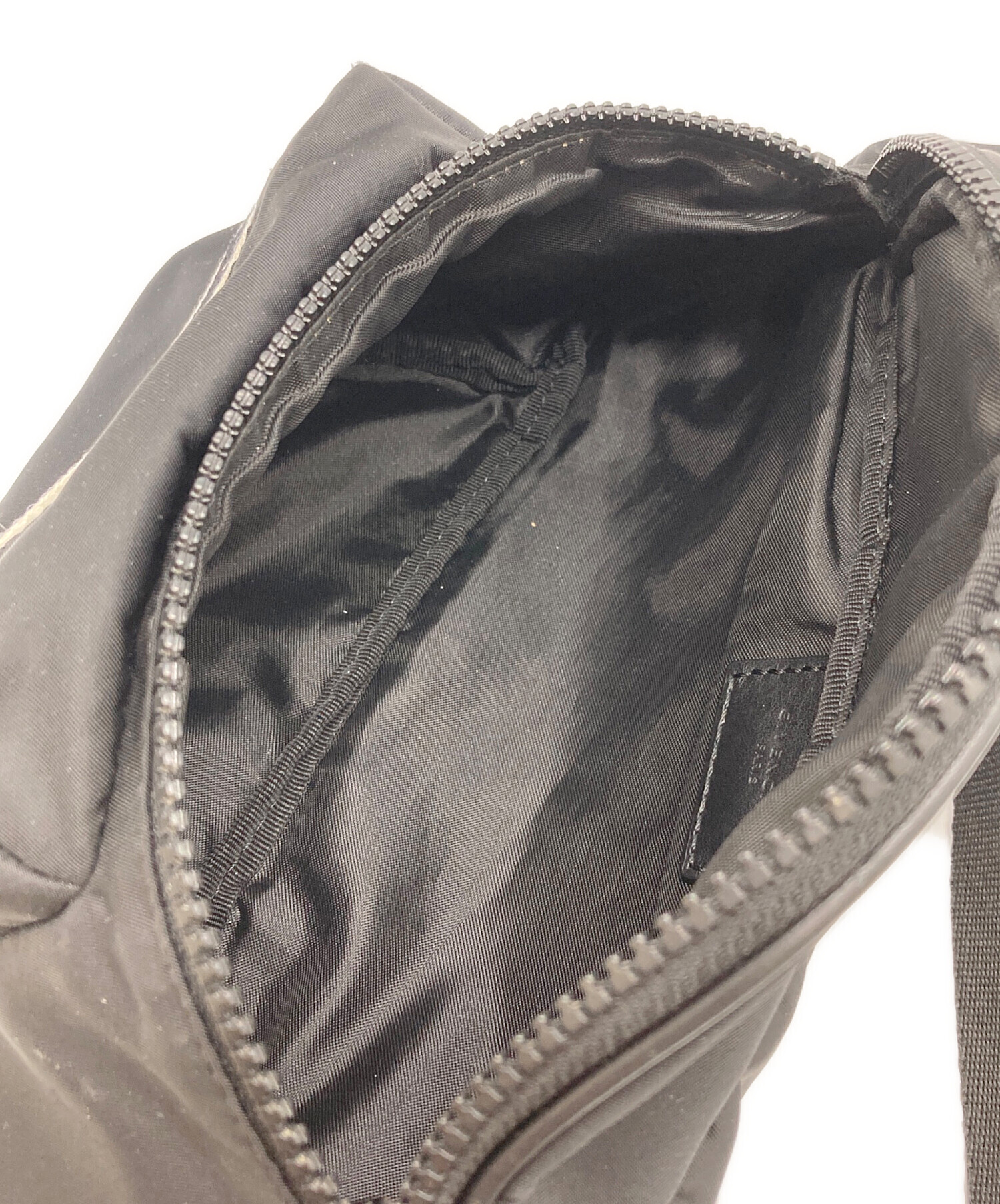 中古・古着通販】GIVENCHY (ジバンシィ) LIGHT 3-BUM BAG ブラック