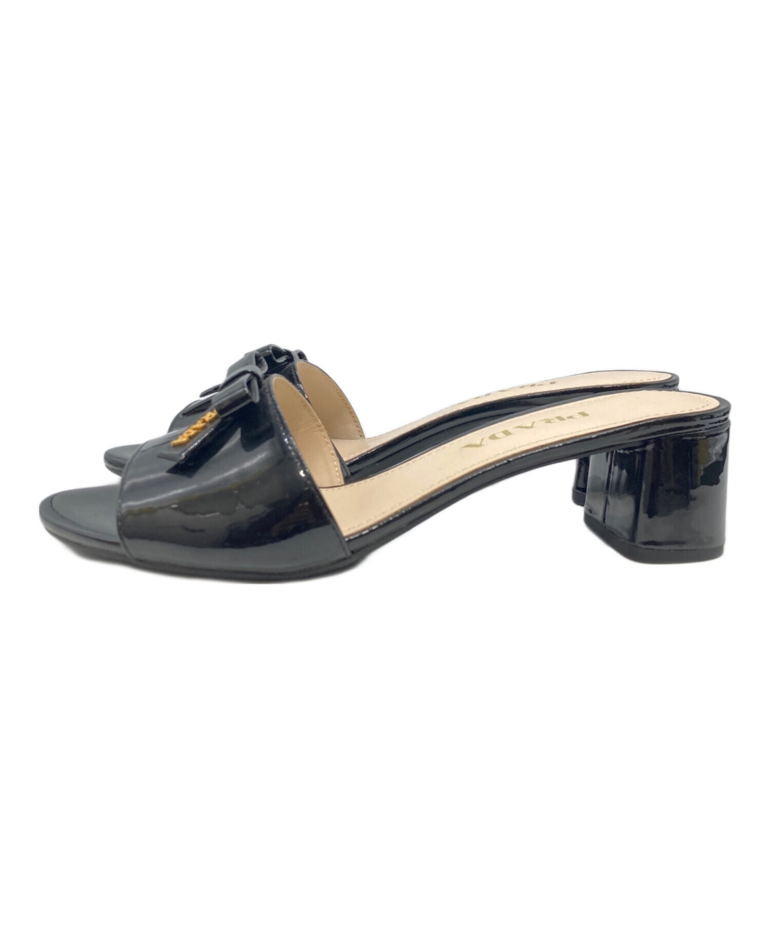 中古・古着通販】PRADA (プラダ) エナメルロゴリボンミュール ブラック